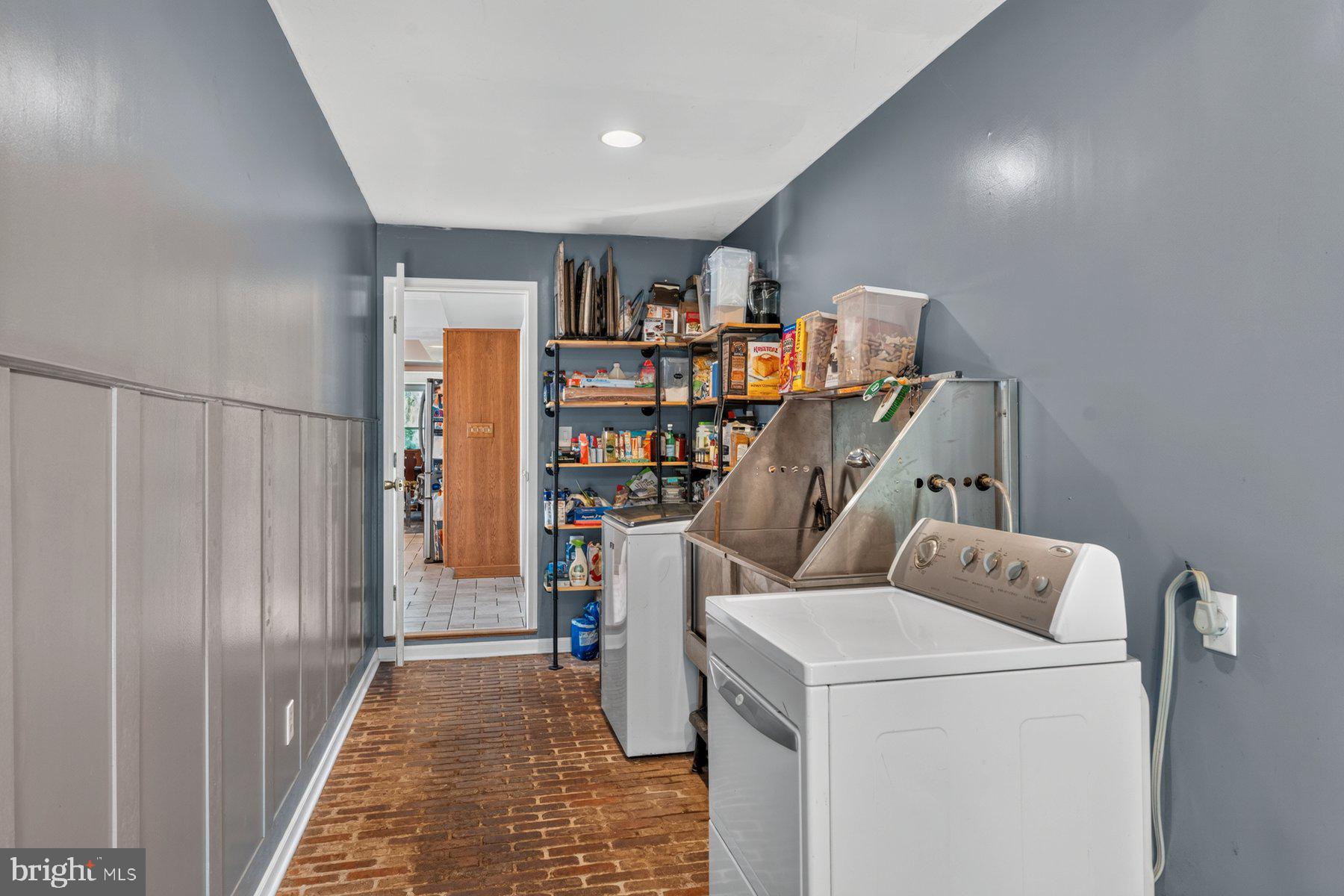 ROCKLAND ESTATES - Residential