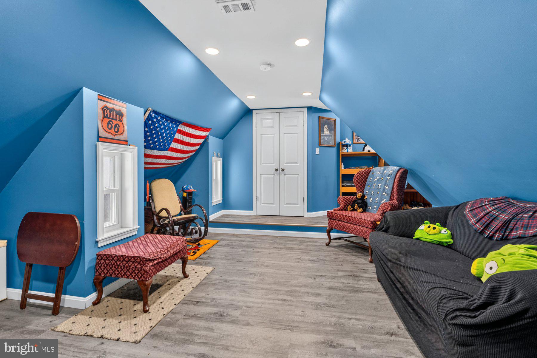 ROCKLAND ESTATES - Residential