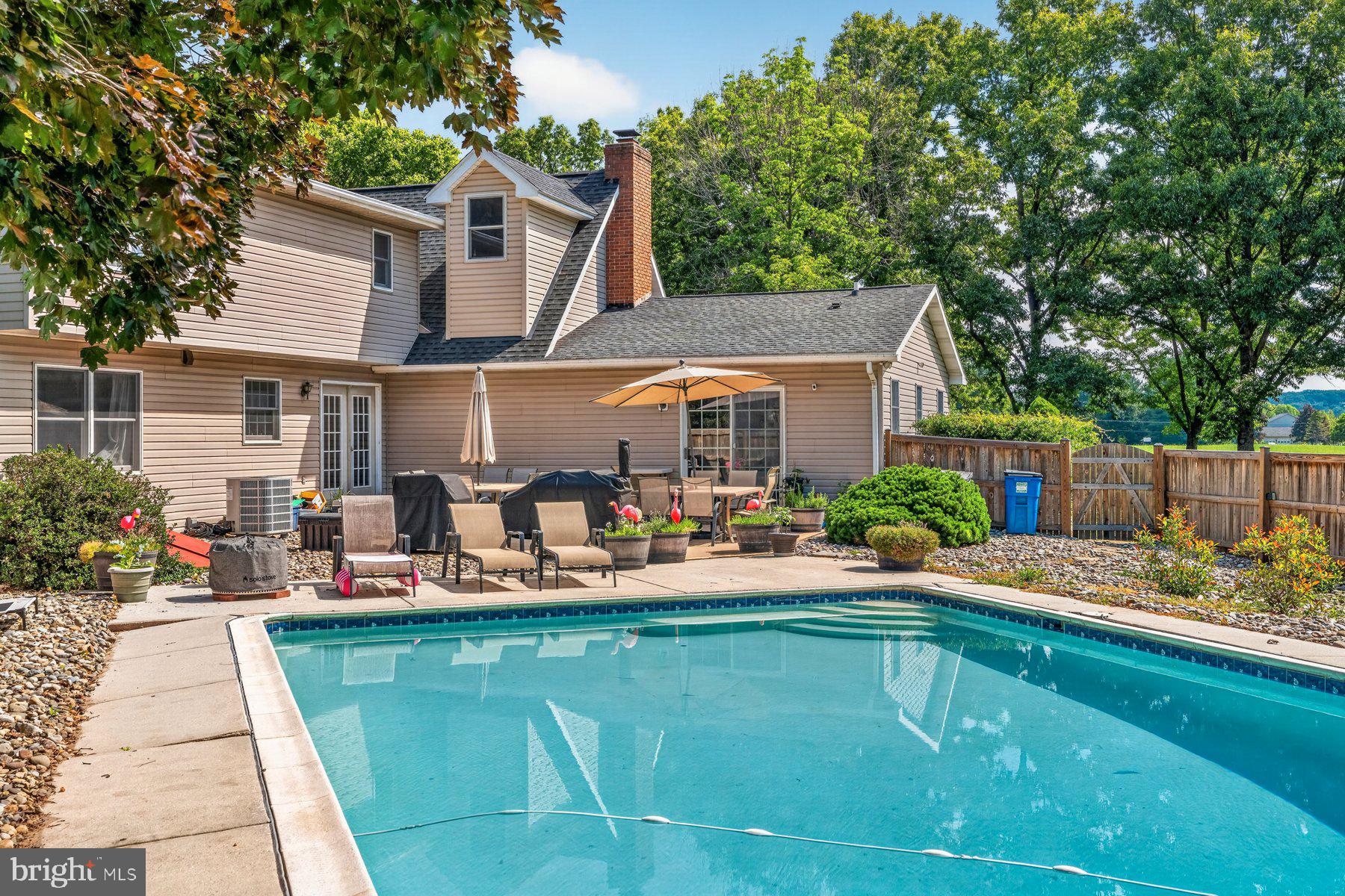 ROCKLAND ESTATES - Residential