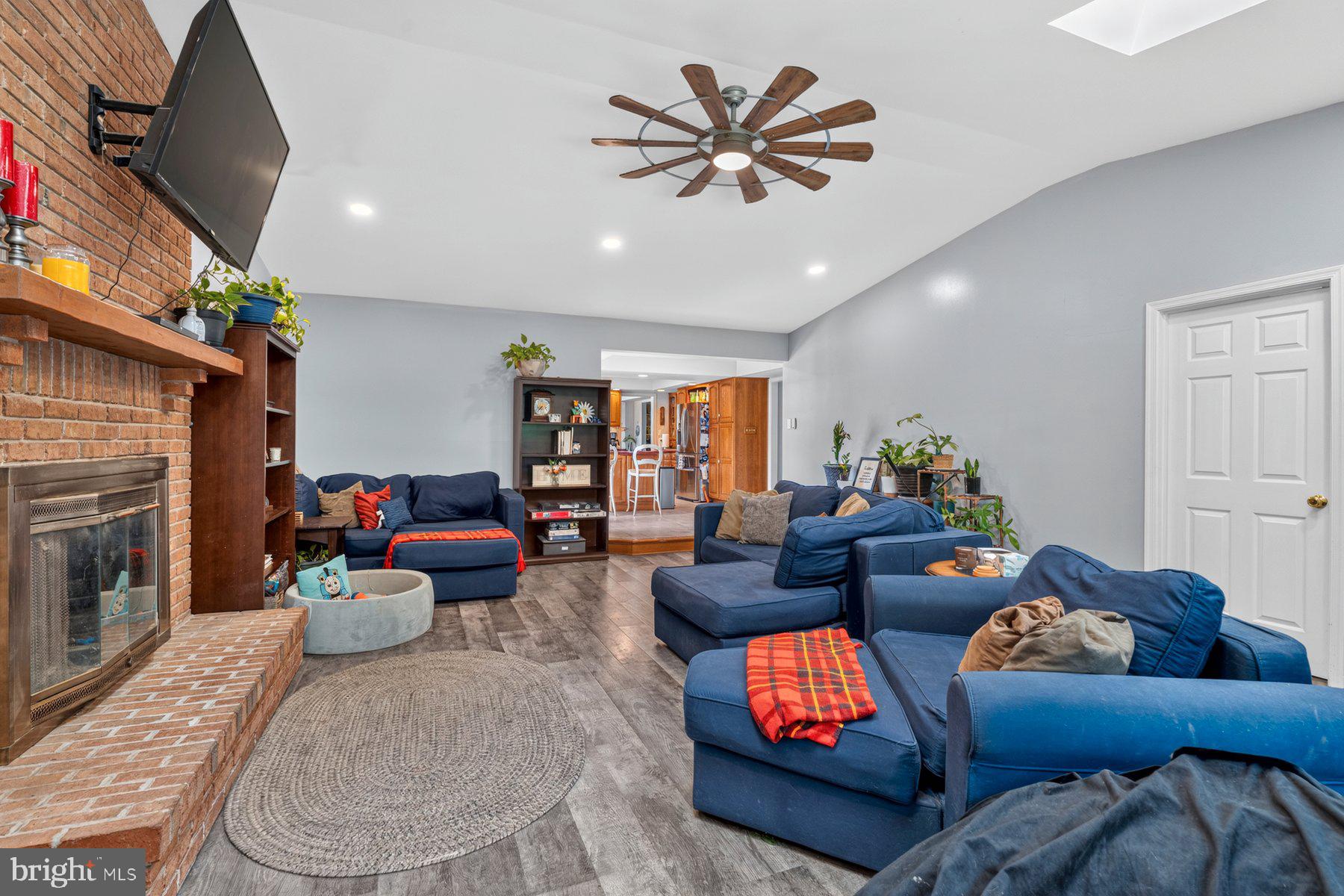 ROCKLAND ESTATES - Residential