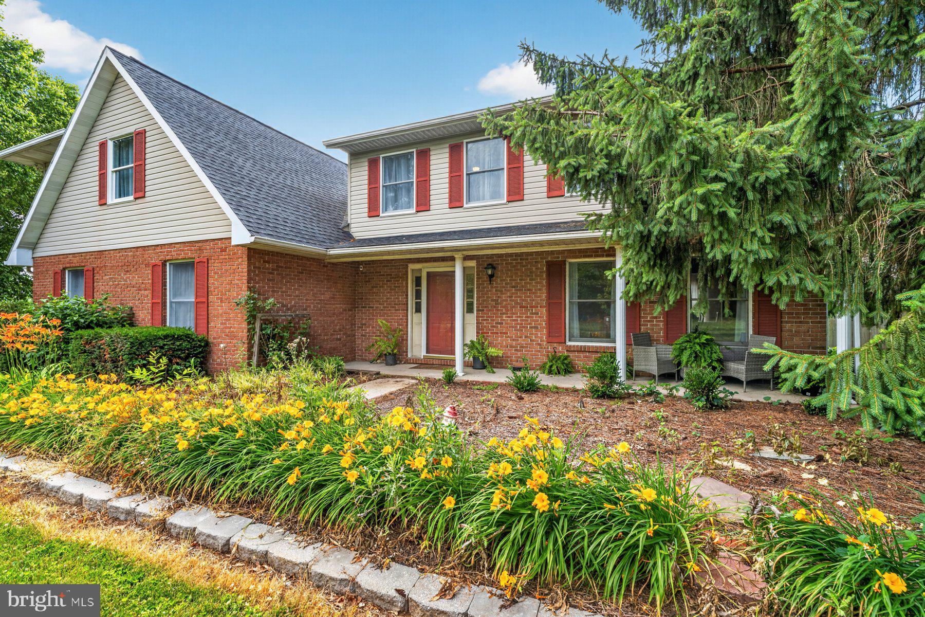 ROCKLAND ESTATES - Residential