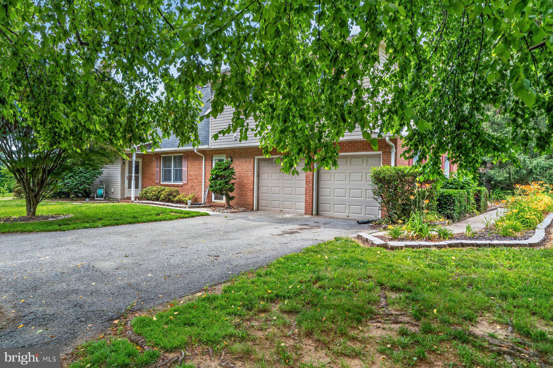 ROCKLAND ESTATES - Residential