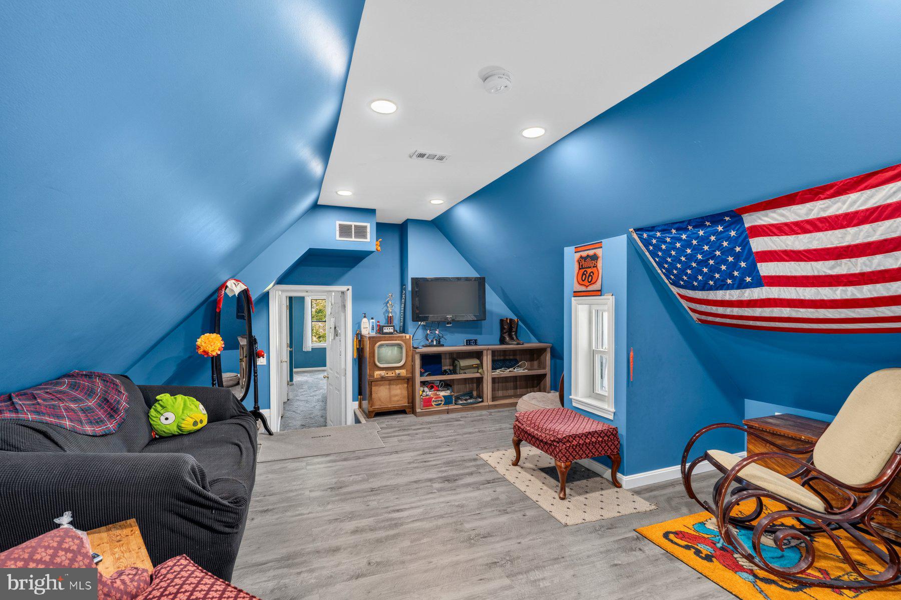 ROCKLAND ESTATES - Residential
