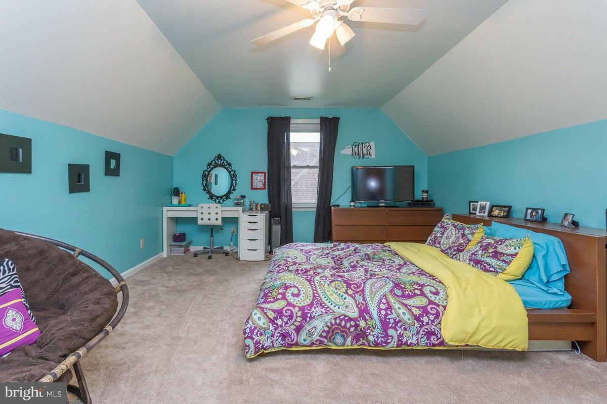 SALEM COURTS - Residential