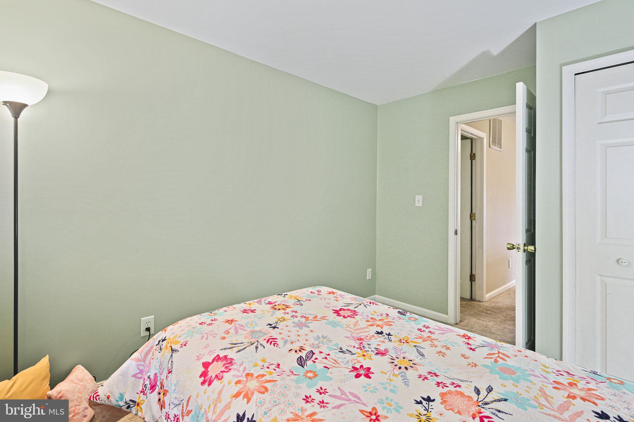 WOODLAND BEACH - Residential