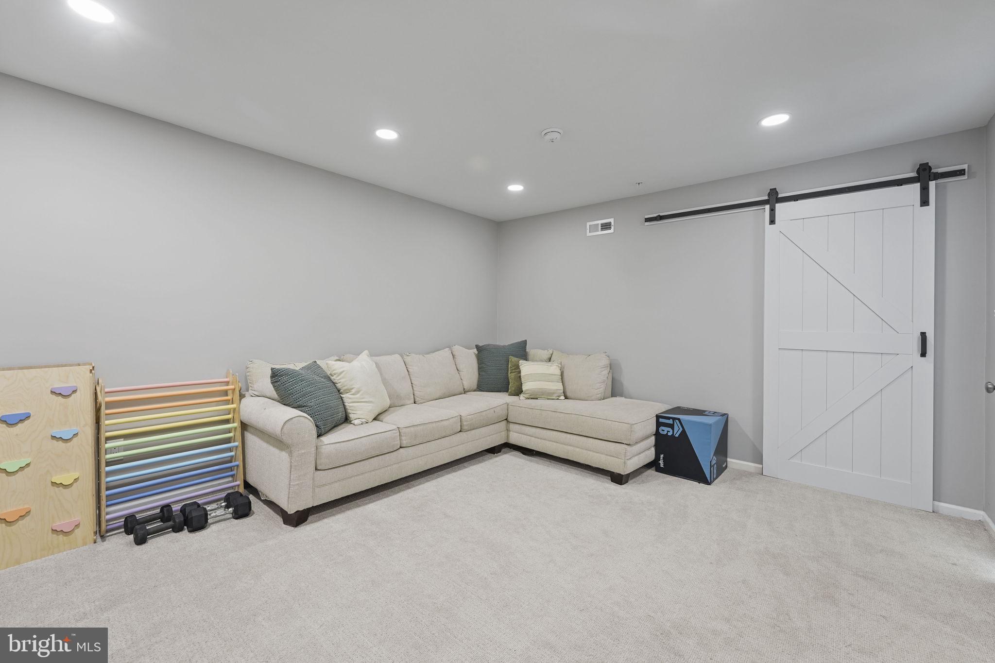 PAOLI WALK - Residential