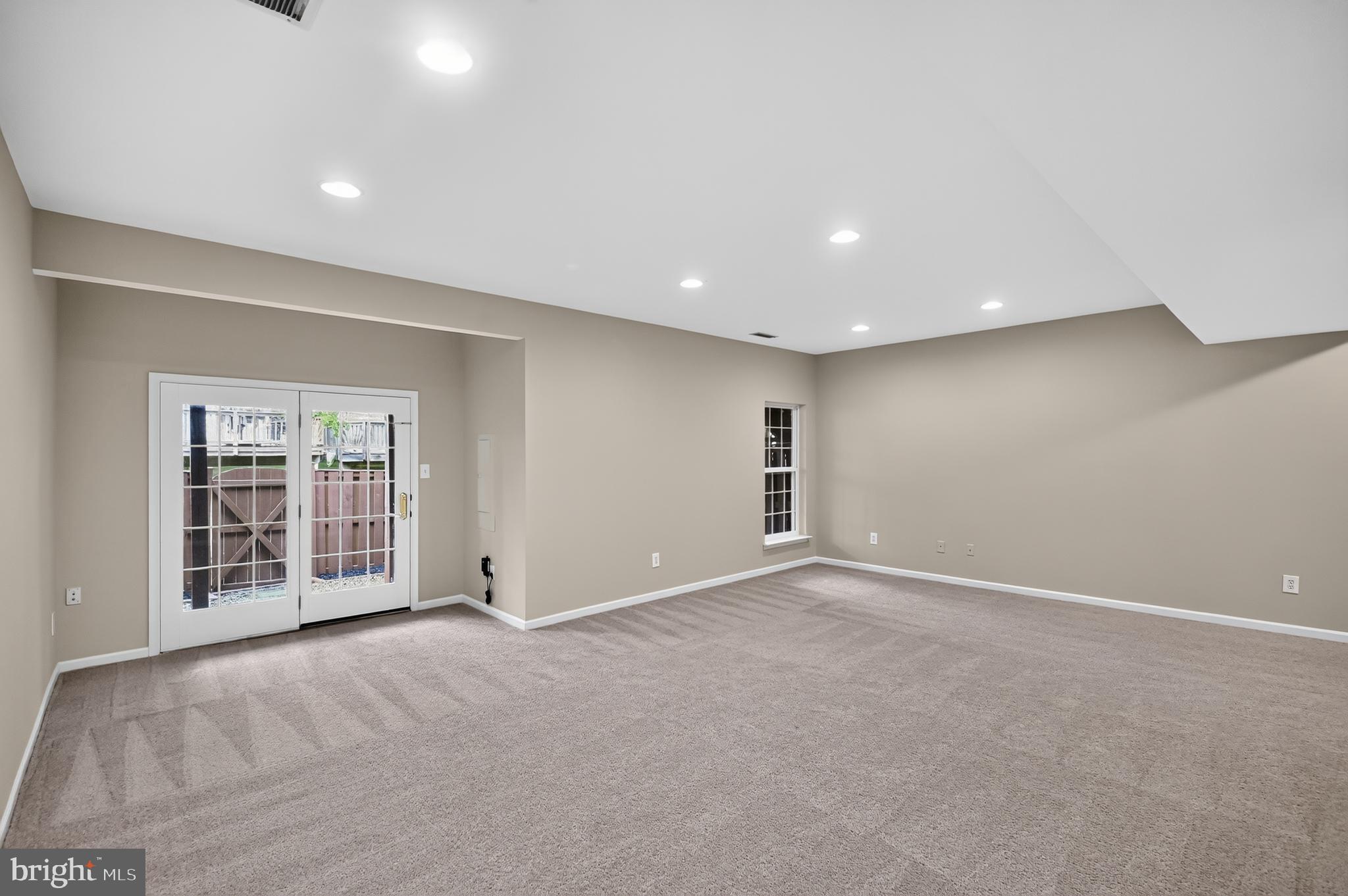SOUTH RIDING - Residential