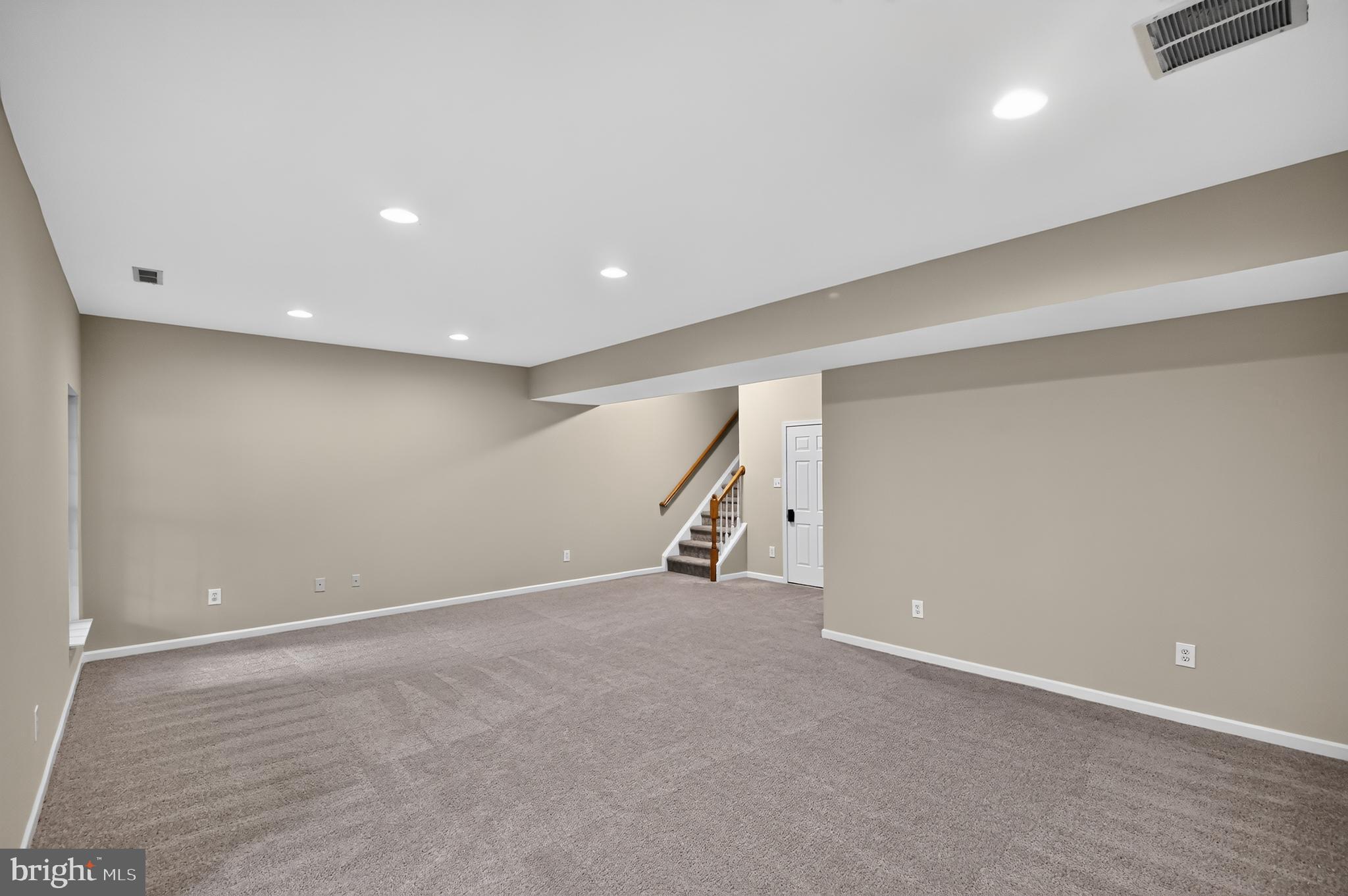 SOUTH RIDING - Residential