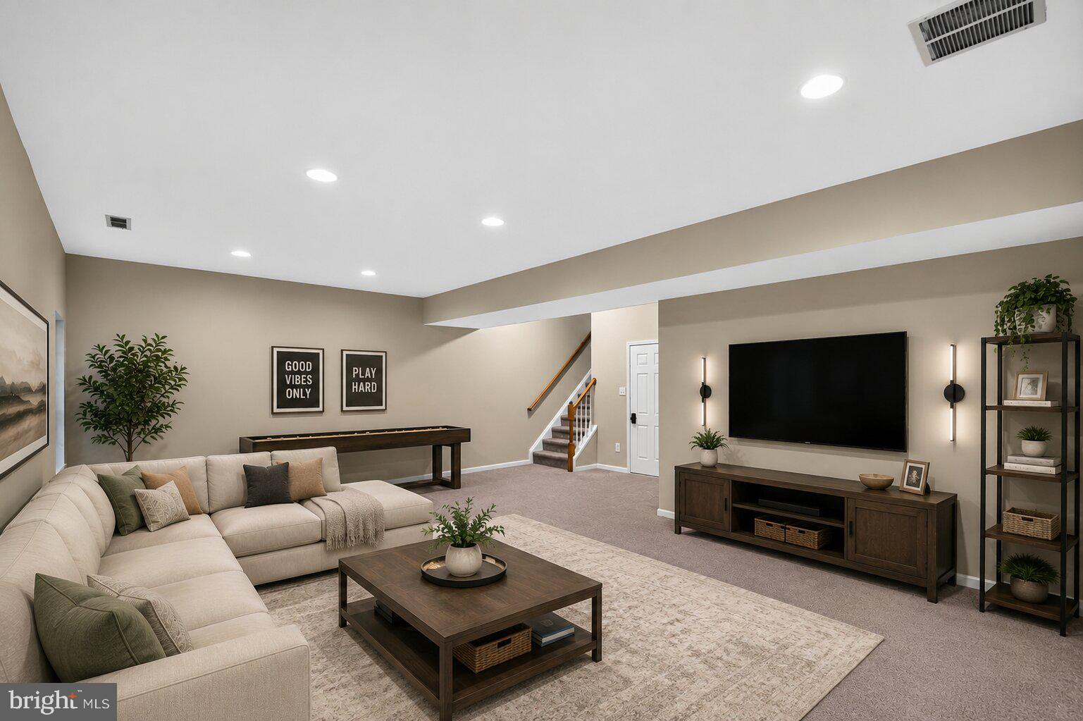 SOUTH RIDING - Residential