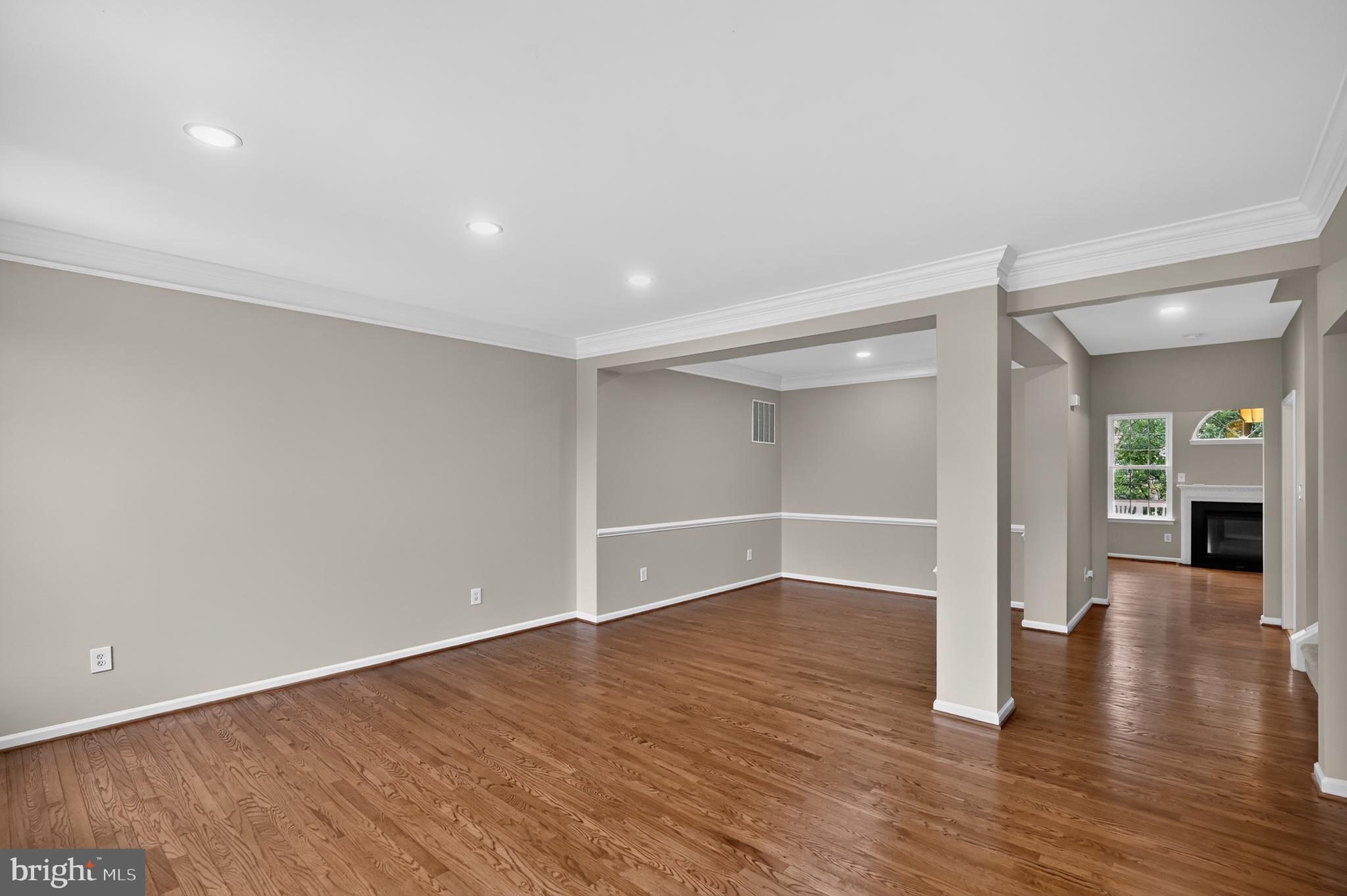 SOUTH RIDING - Residential