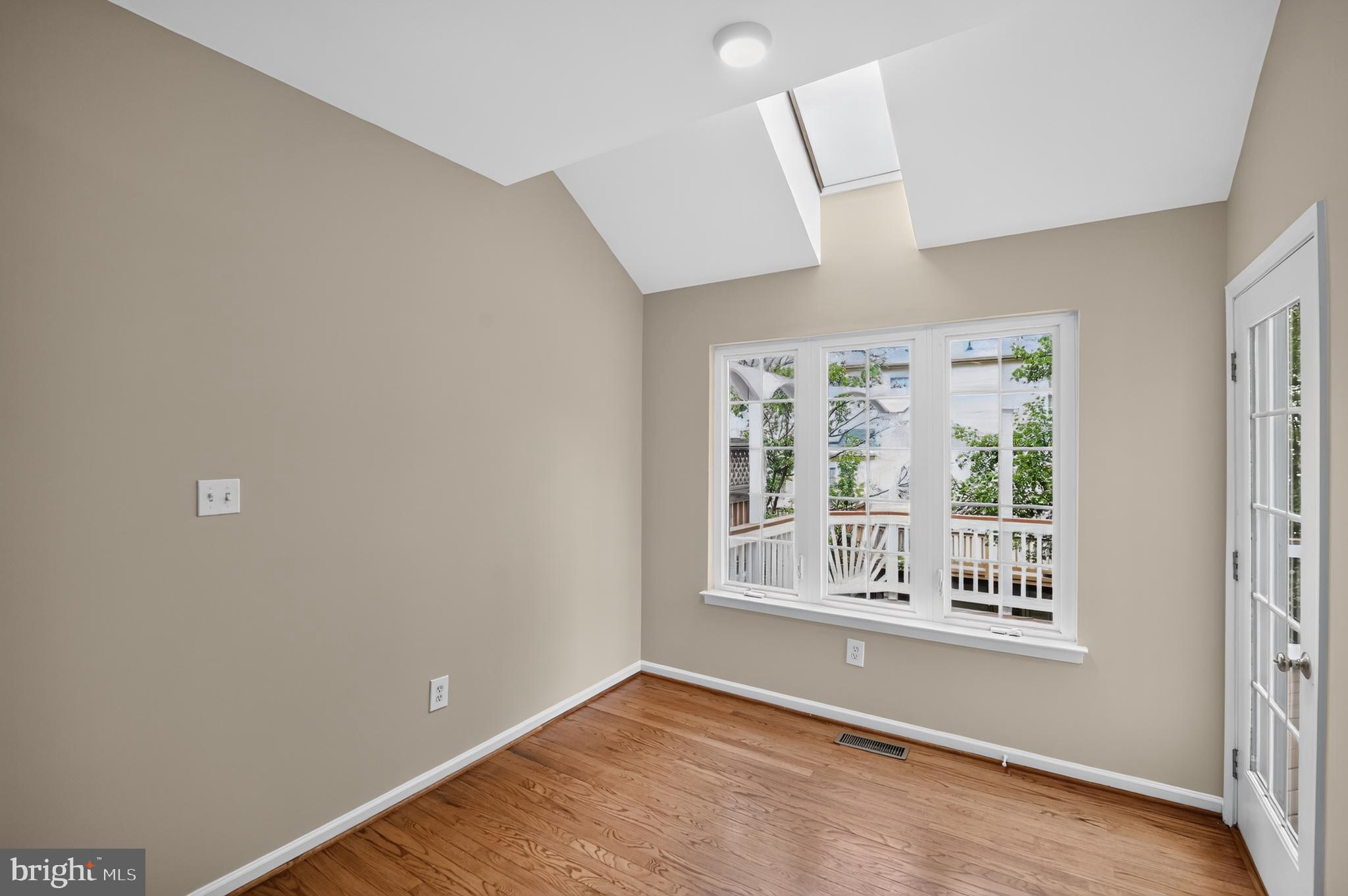 SOUTH RIDING - Residential