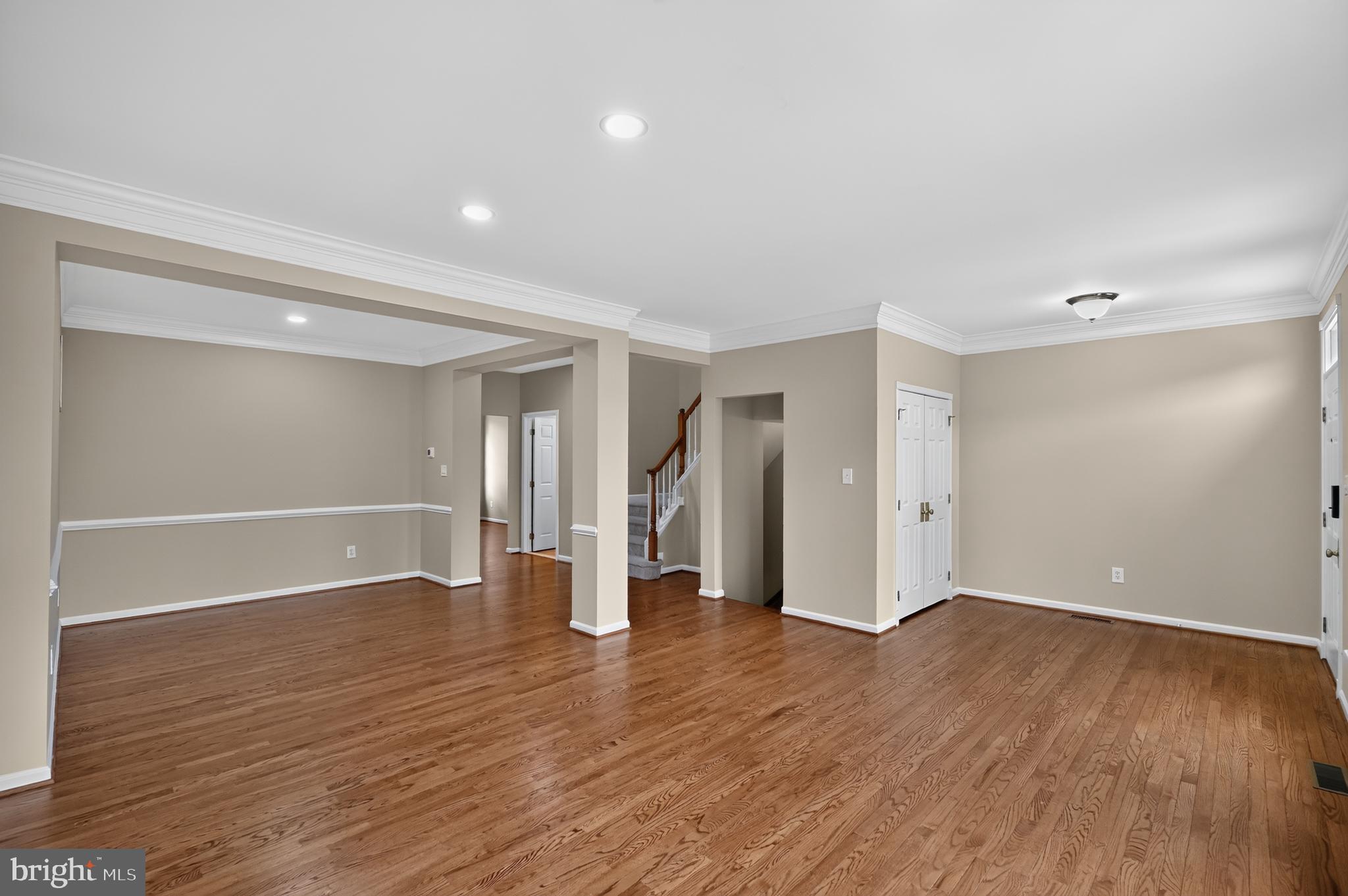 SOUTH RIDING - Residential