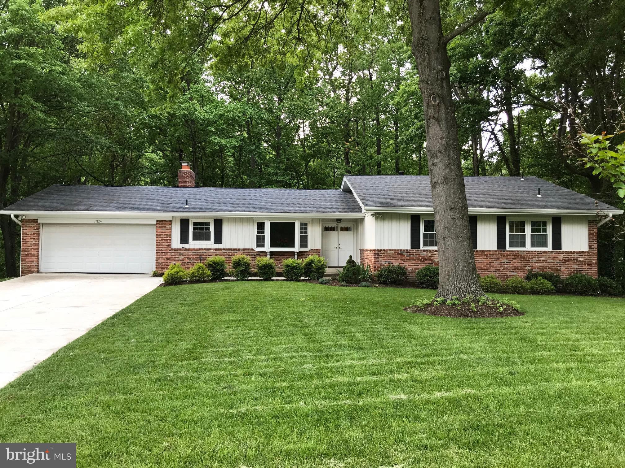 RARELY AVAILABLE -  5 BEDROOM RANCHER BACKING TO PARKLAND & WALKING  DISTANCE  to CHURCHILL SCHOOLS! Freshly painted, newly refinished floors, new carpeting & kitchen appliances! Windows, siding, driveway, & roof 8 yr. or less. Master bath redone. Enjoy the tranquil setting as you sit on the huge deck overlooking wooded parkland. Not to be missed. No HOA!