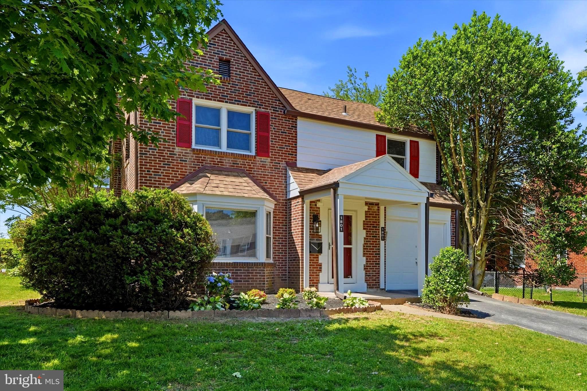 WOODMERE - Residential