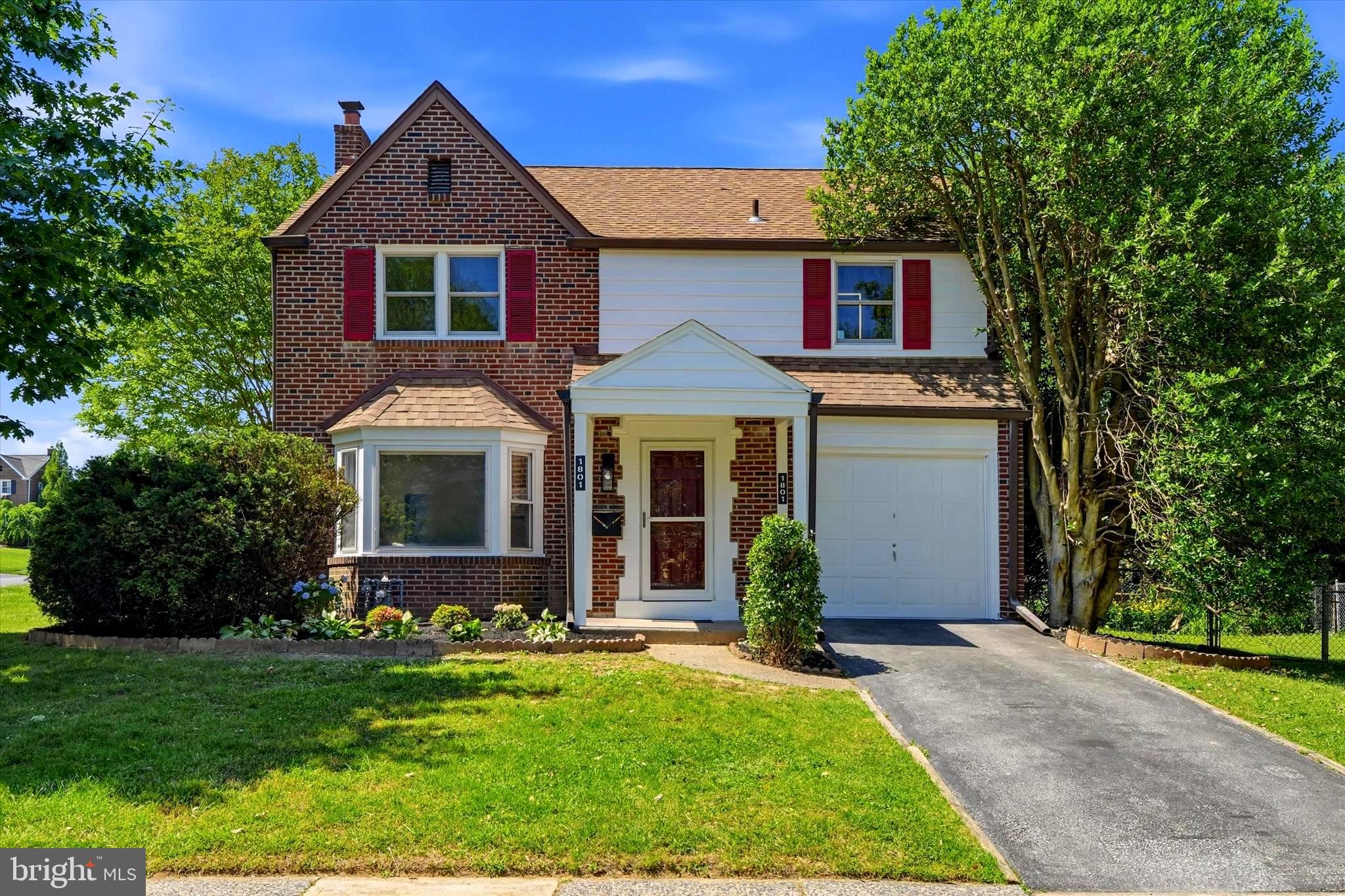 WOODMERE - Residential