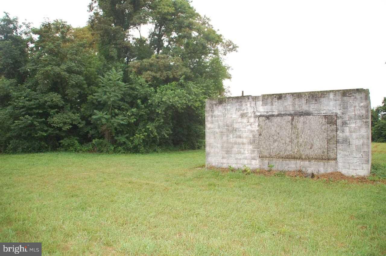 Don?t miss out on this prime location lot in Plainfield.  Situated on the main street, this parcel is ideal for either a residential home, or a commercial business location. In addition, this 0.43 acre lot is complete already with public sewer on site.  Too great of an opportunity to let slip by!
