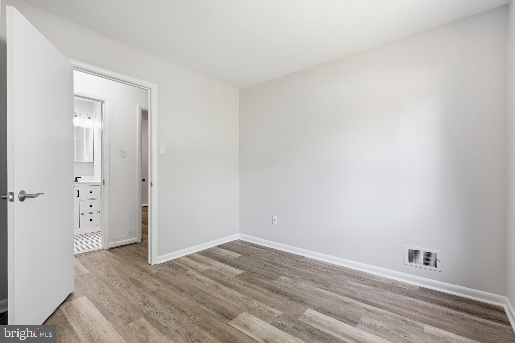 VILLAGE OF OAKLAND MILLS - Residential