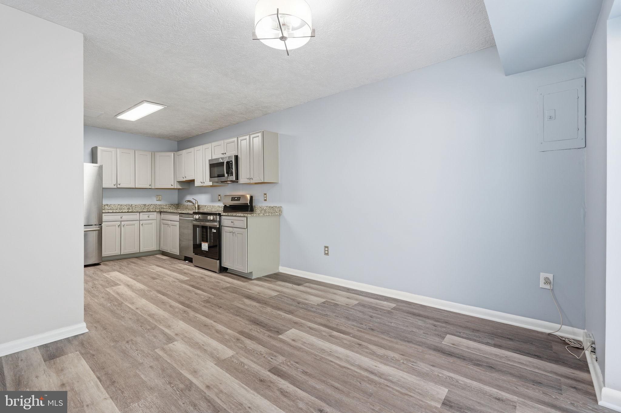 VILLAGE OF OAKLAND MILLS - Residential