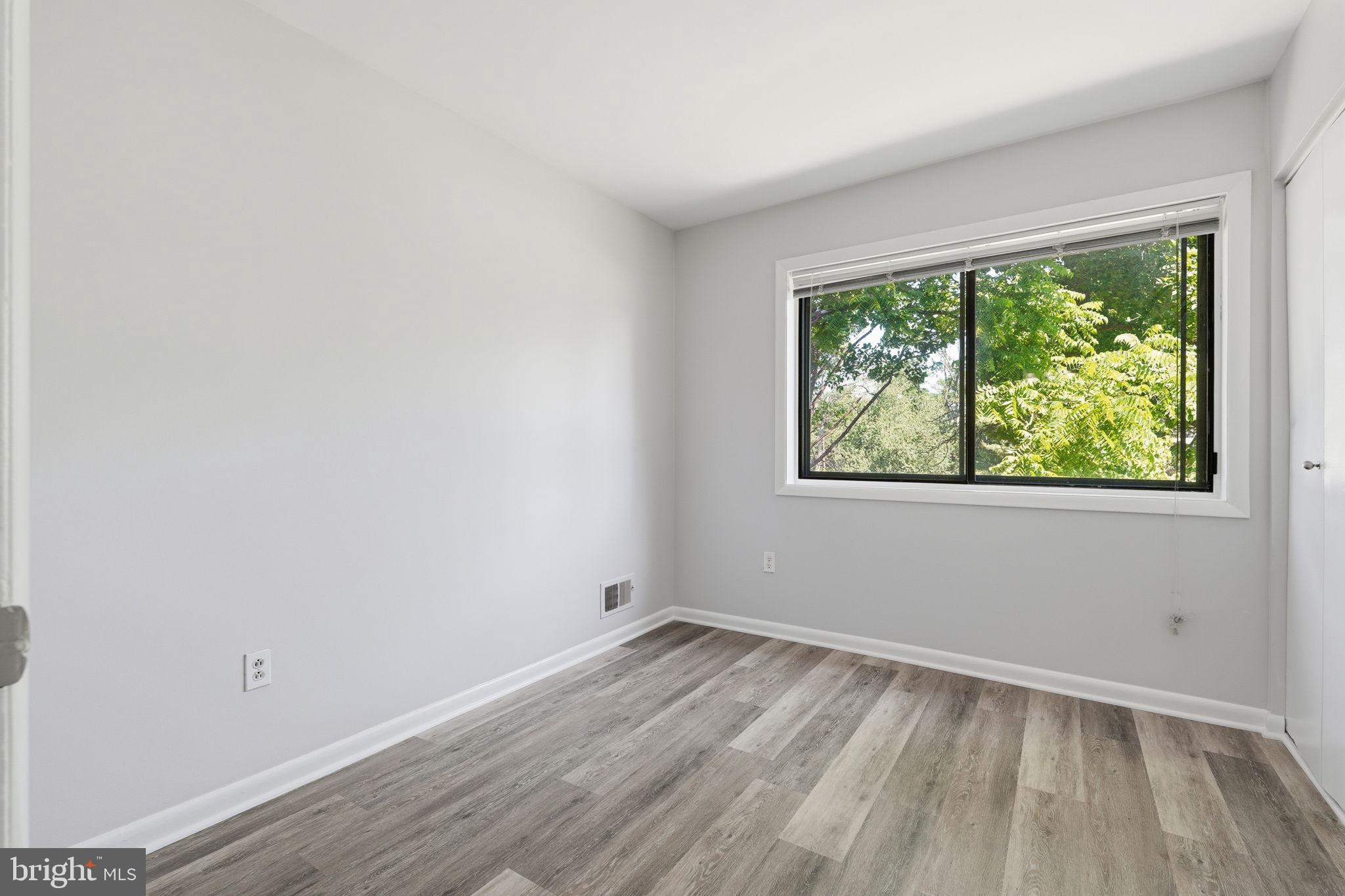 VILLAGE OF OAKLAND MILLS - Residential