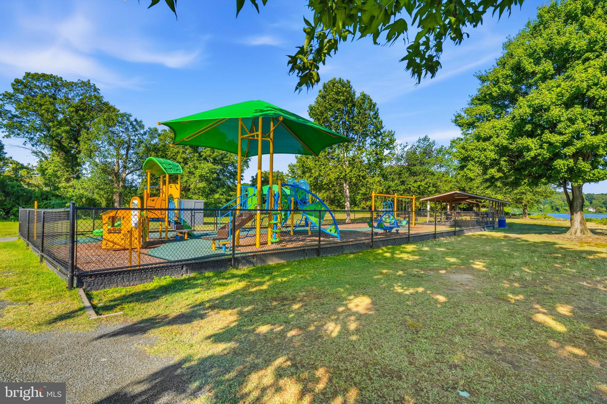 POPLAR HILLS - Residential