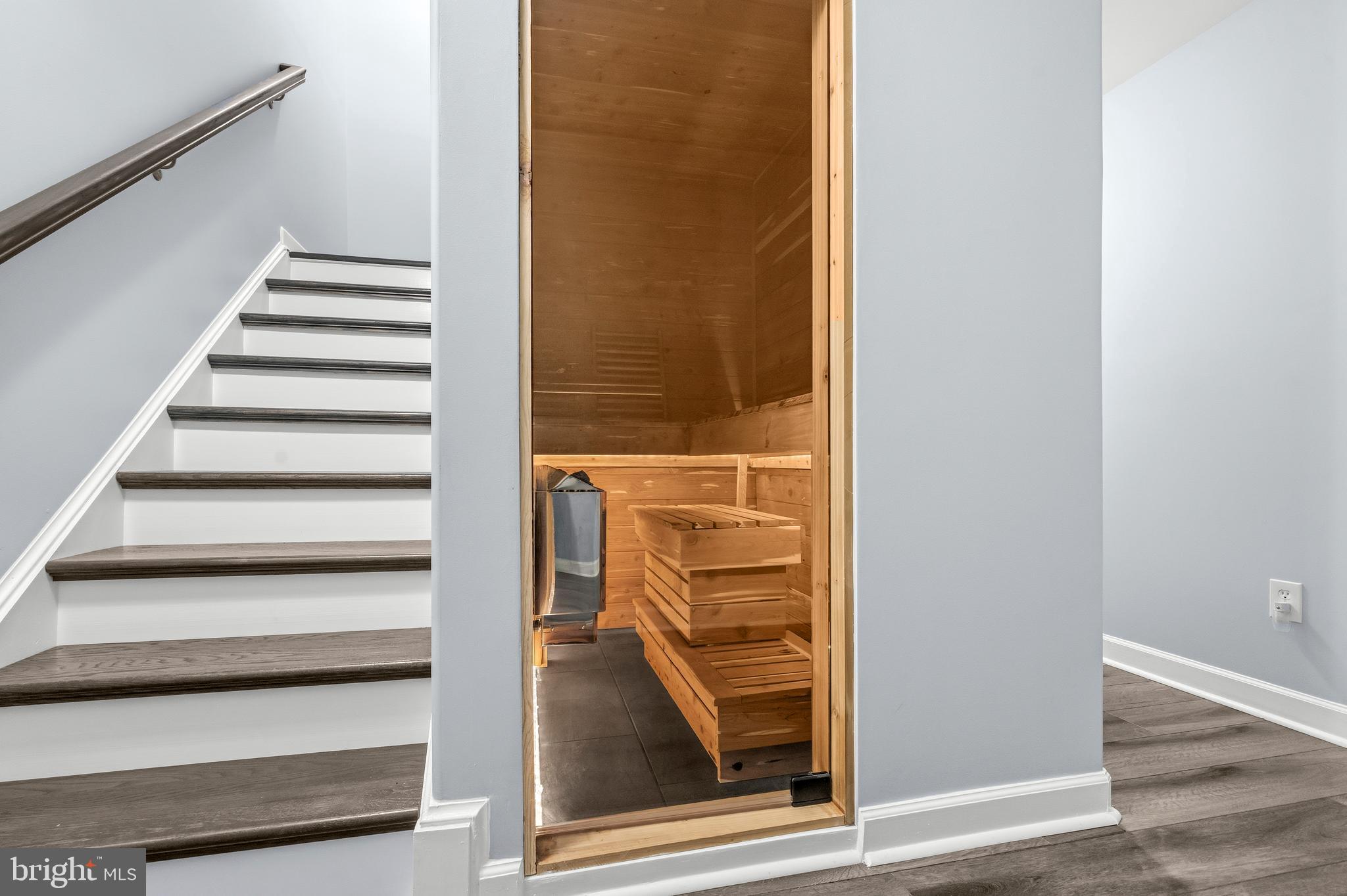 POPLAR HILLS - Residential