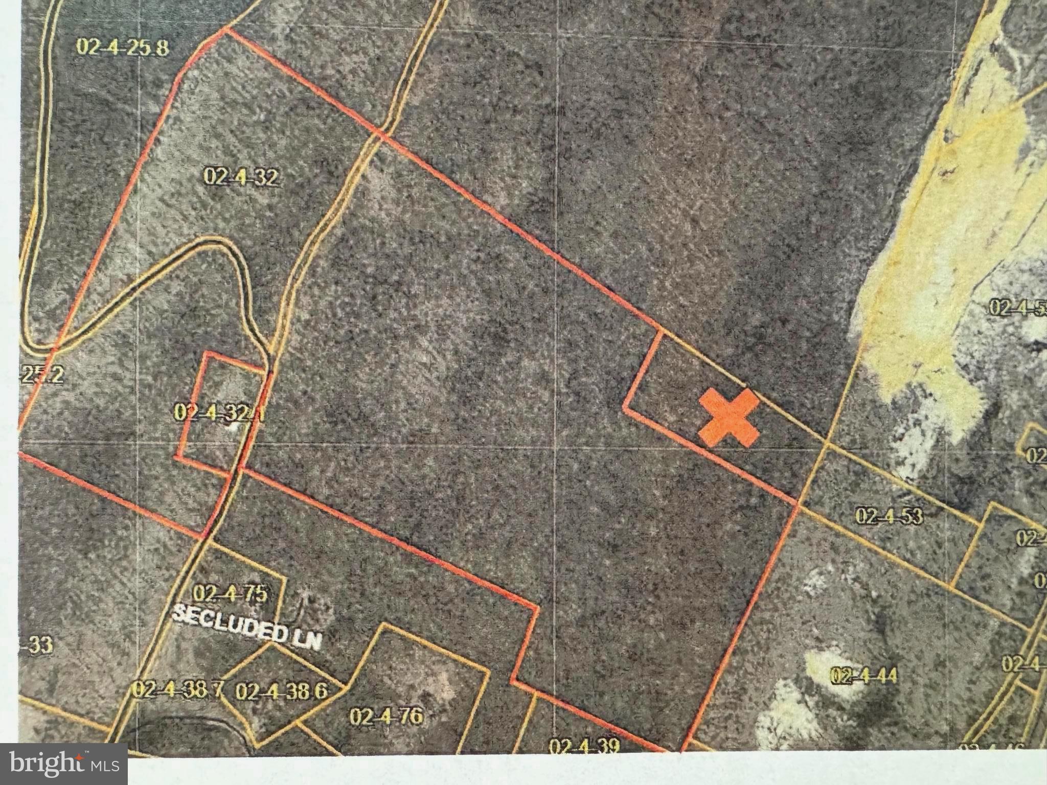 85 +/- acres more recently used as hunting or buffer area to the US Silica plant.   Buyer to perform their own due diligence regarding utilities, survey and intended use. Property is being sold strictly AS-IS and will convey by Special Warranty Deed. Seller will only pay half of the transfer tax. Mineral rights may be retained or just restricted use TBD.  Seller may add a few restrictions depending on parcel proximity to the US Silica plant.
Parcel ID 33024003200000000