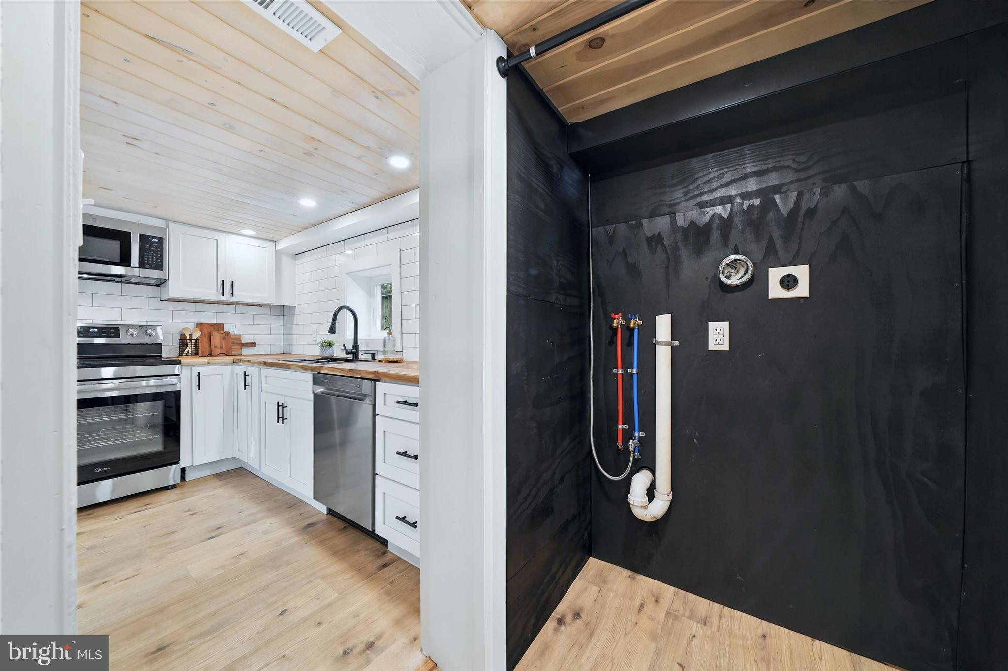 HACKS POINT - Residential