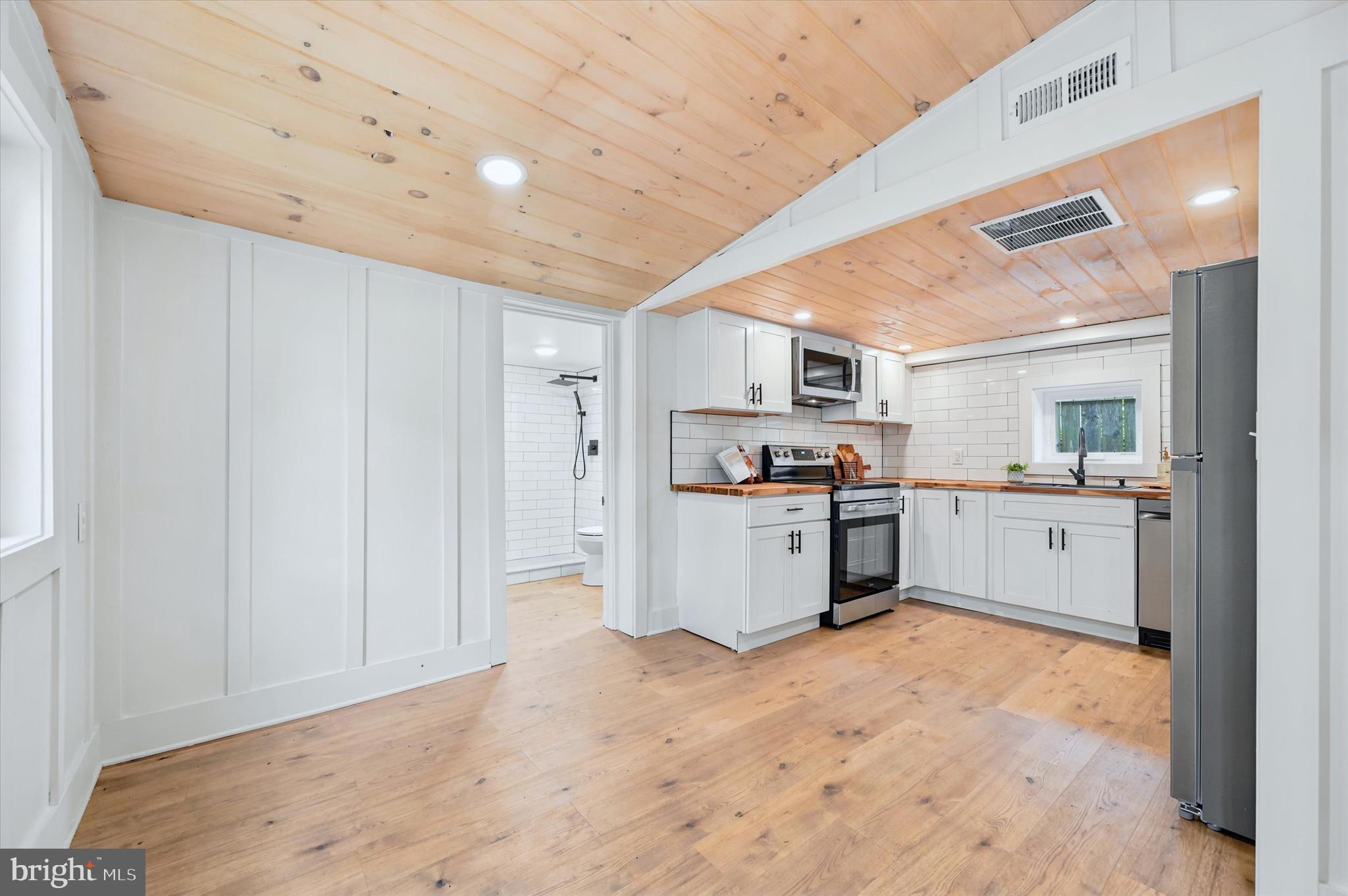 HACKS POINT - Residential