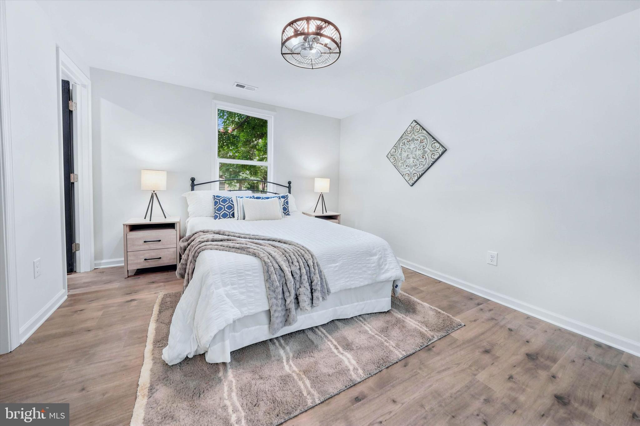 HACKS POINT - Residential