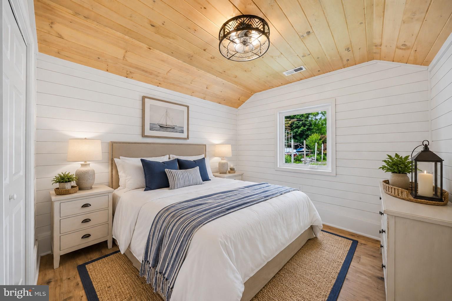 HACKS POINT - Residential