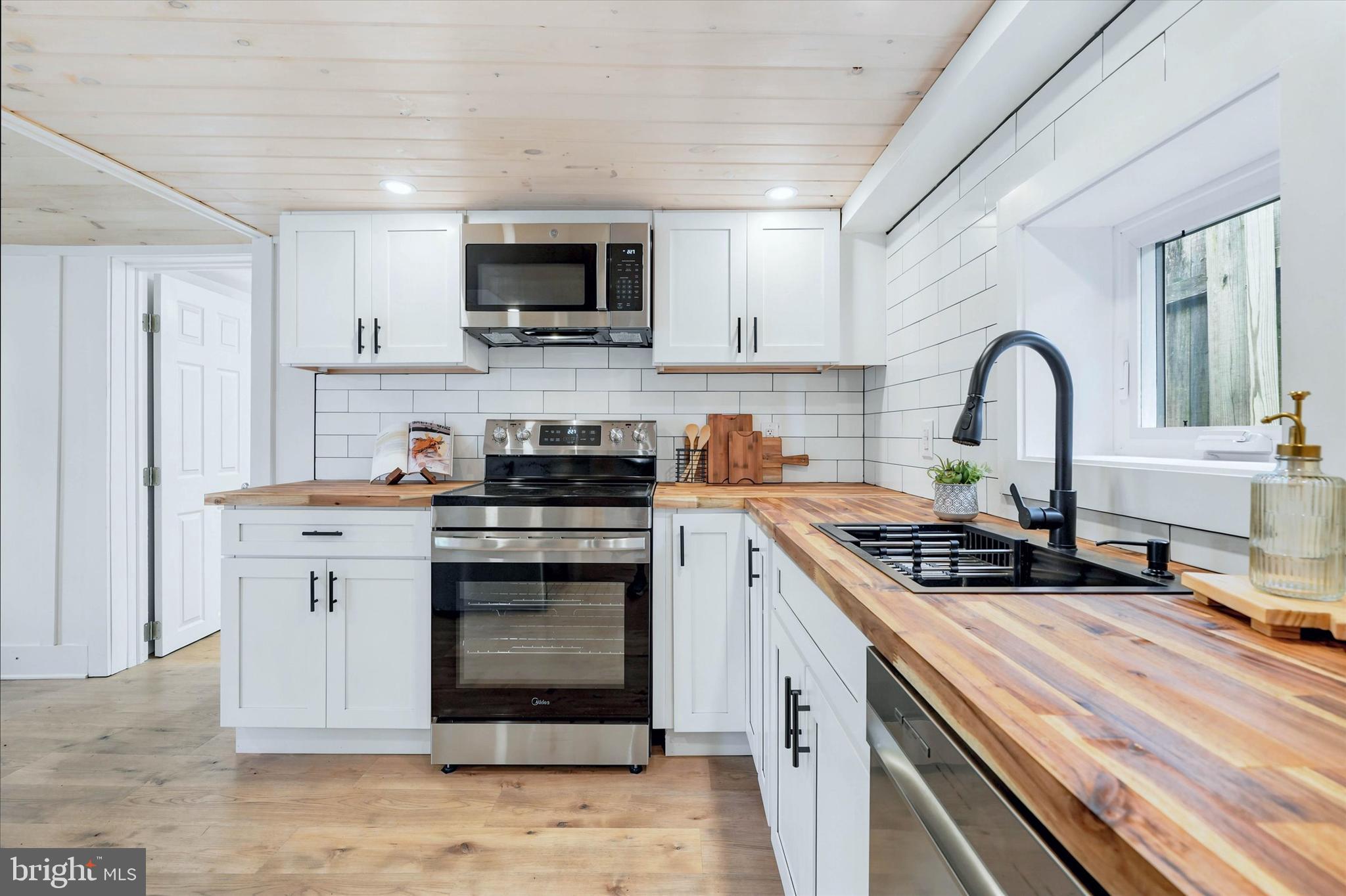 HACKS POINT - Residential