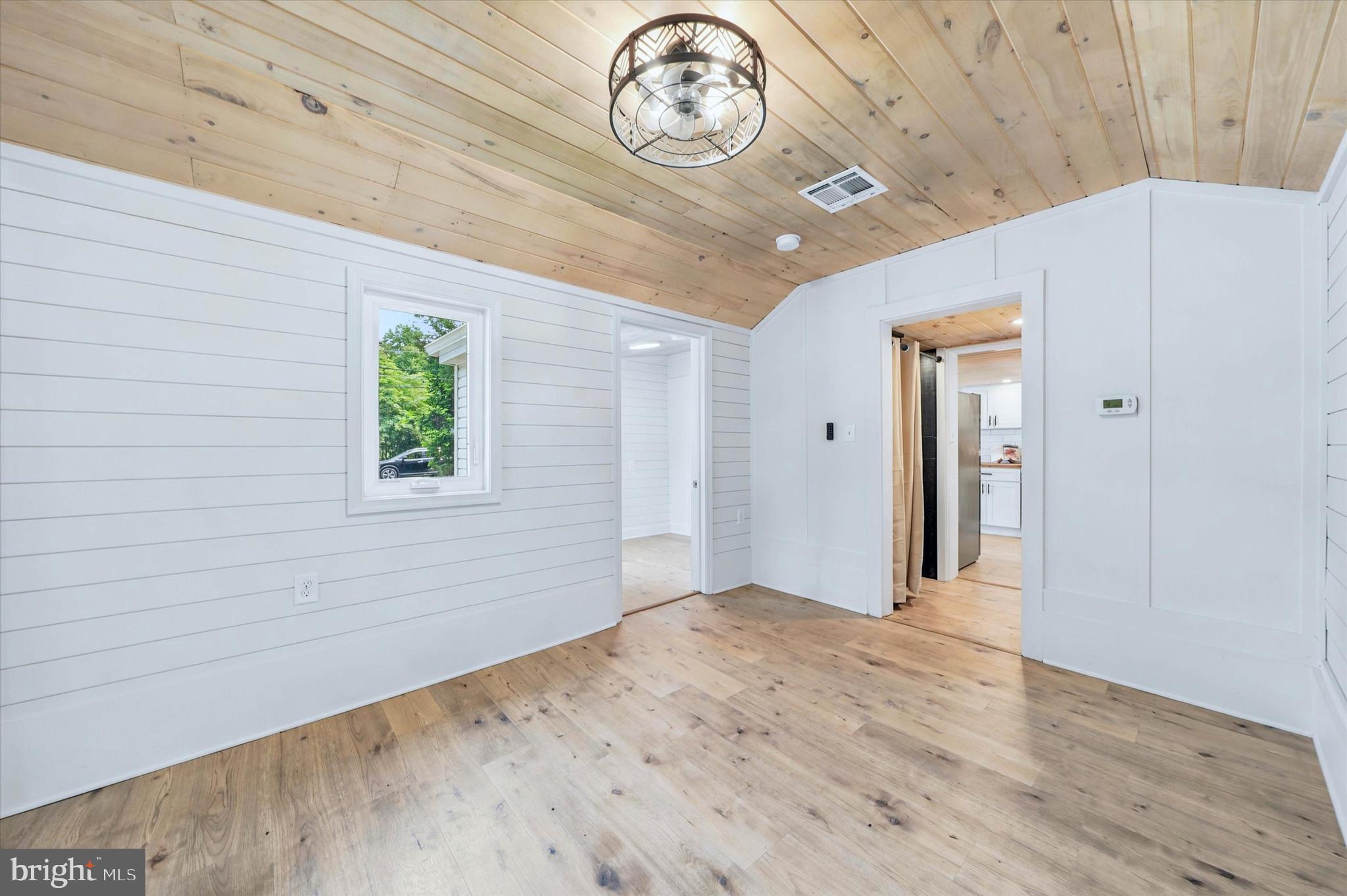 HACKS POINT - Residential