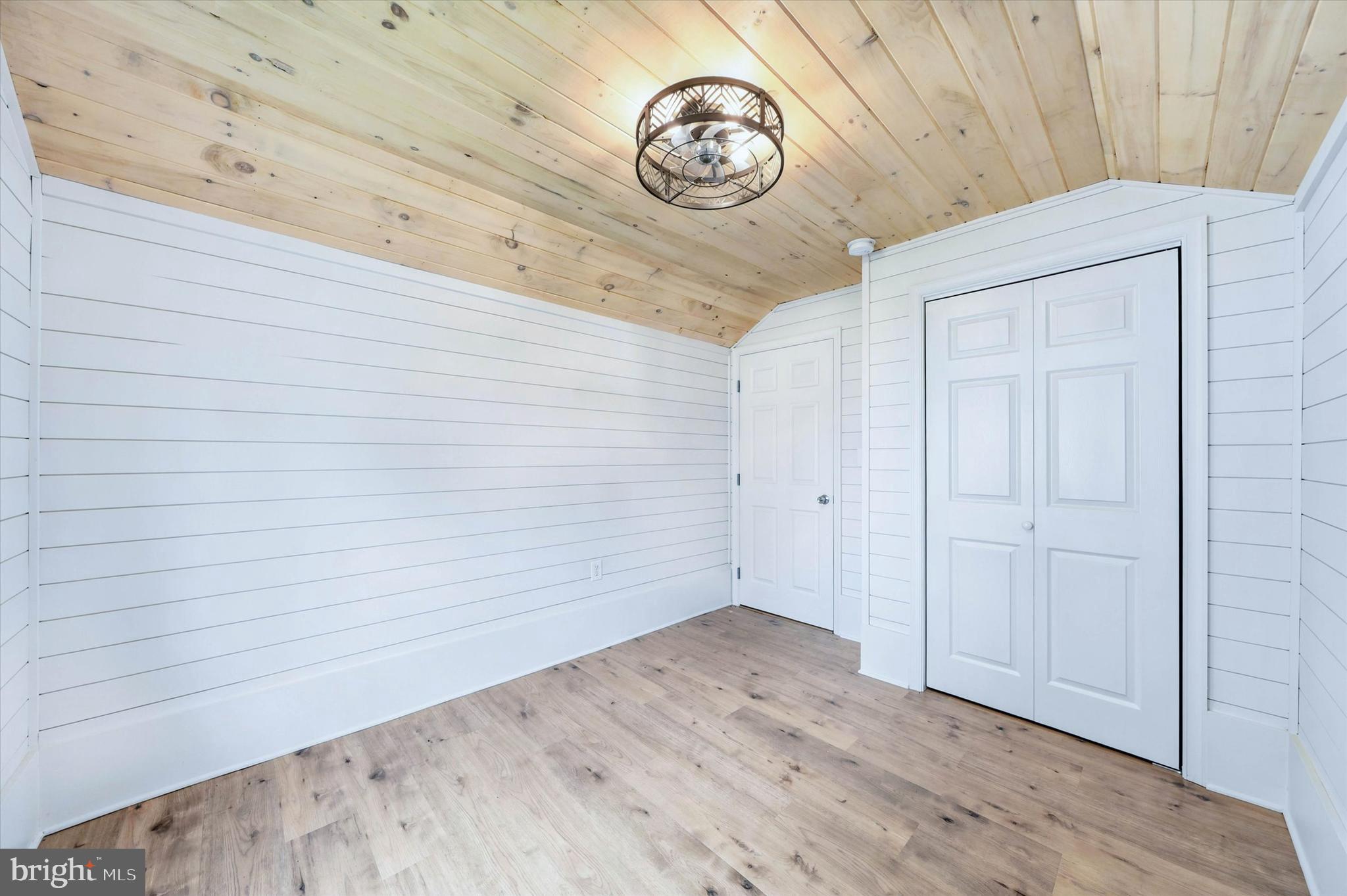 HACKS POINT - Residential