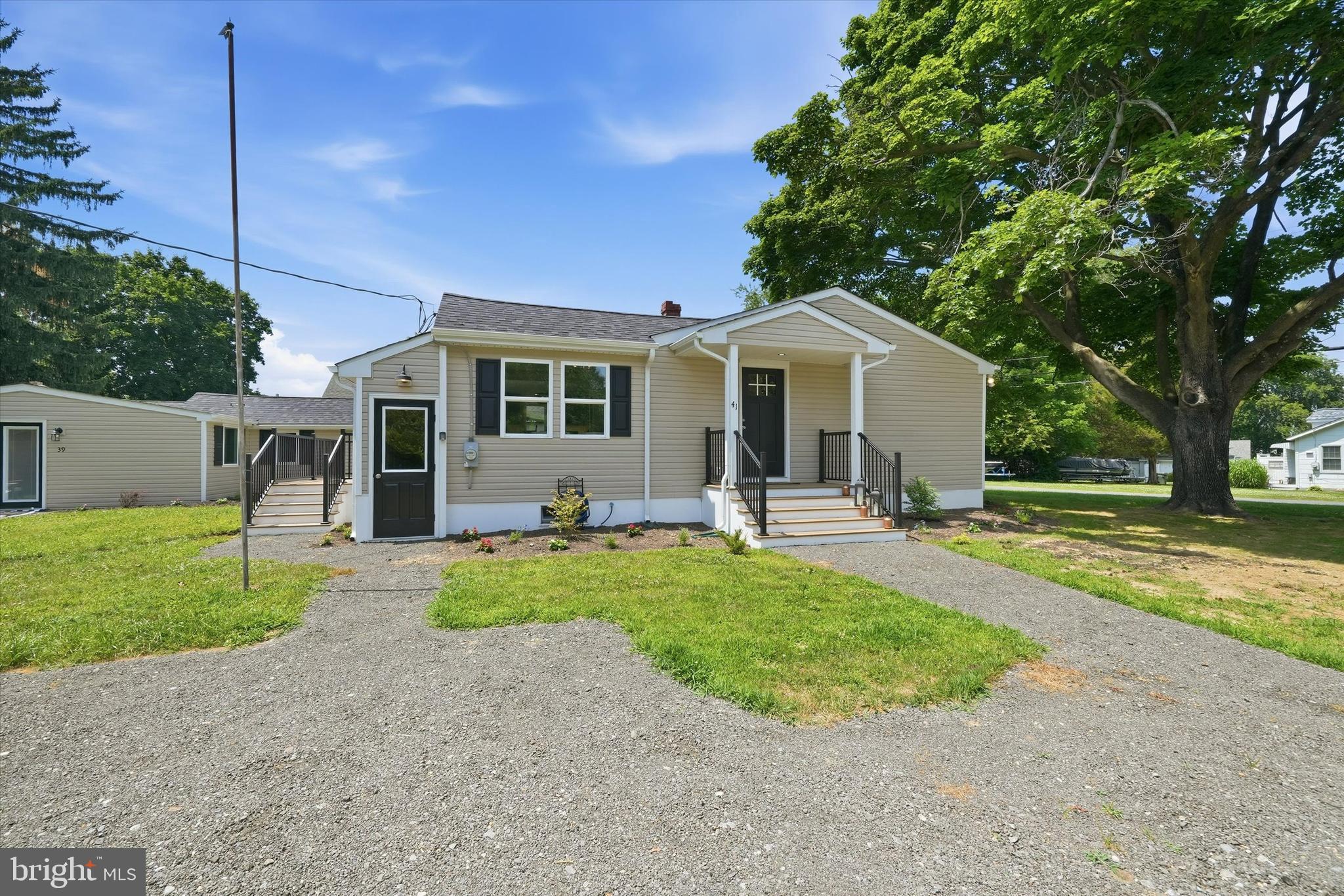 HACKS POINT - Residential