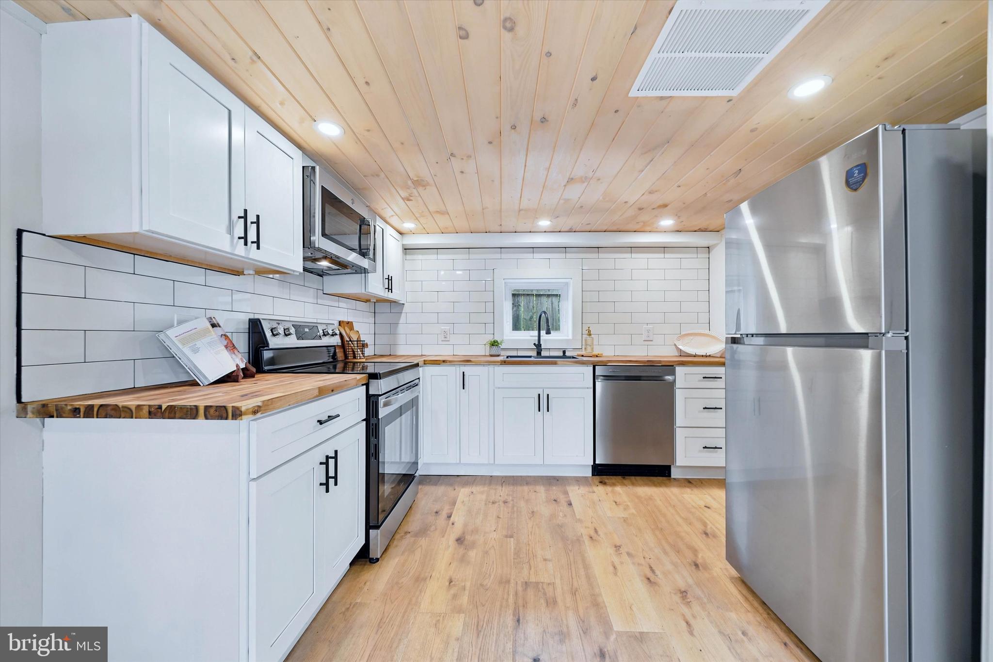 HACKS POINT - Residential