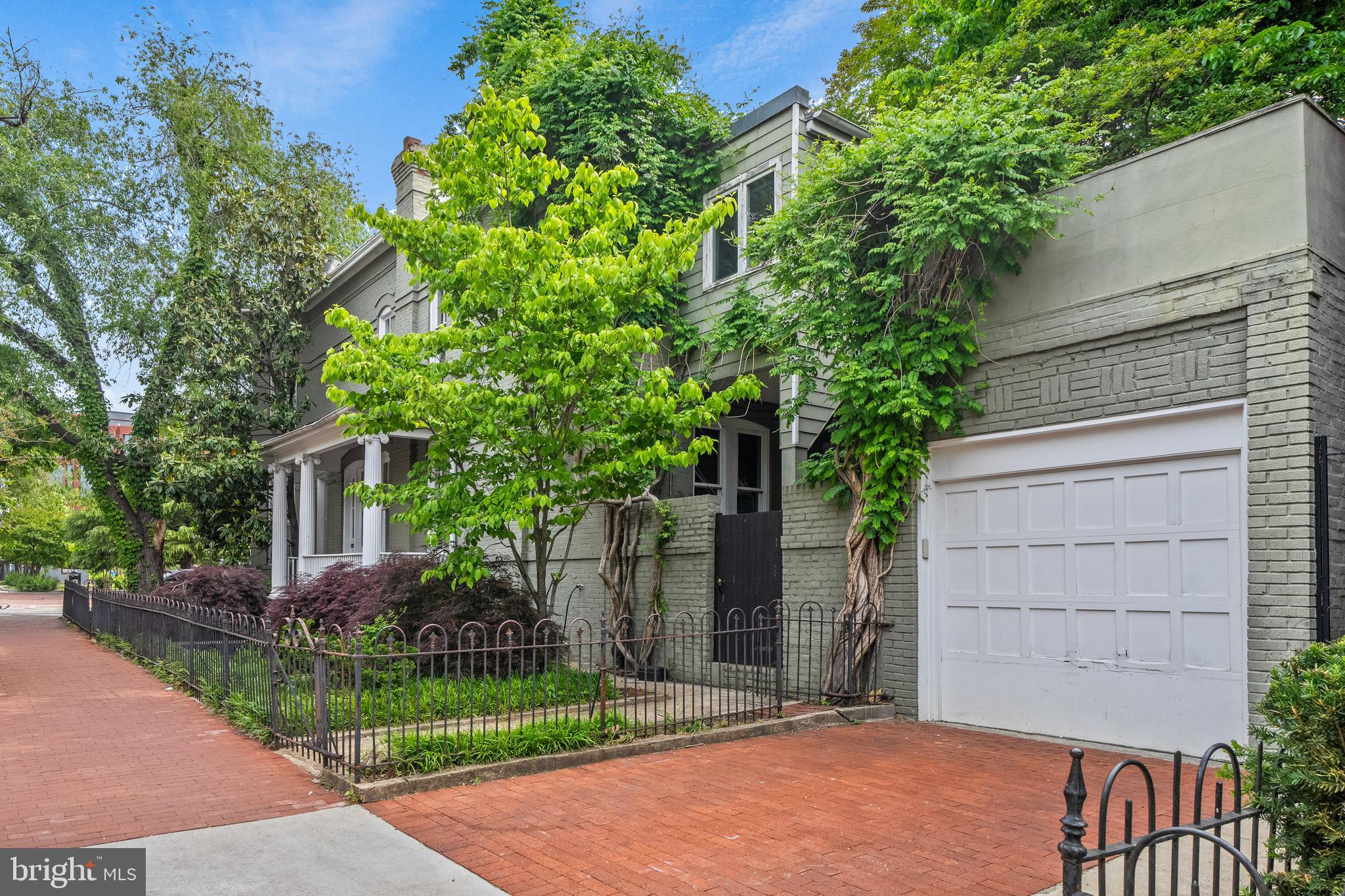 CAPITOL HILL - Residential
