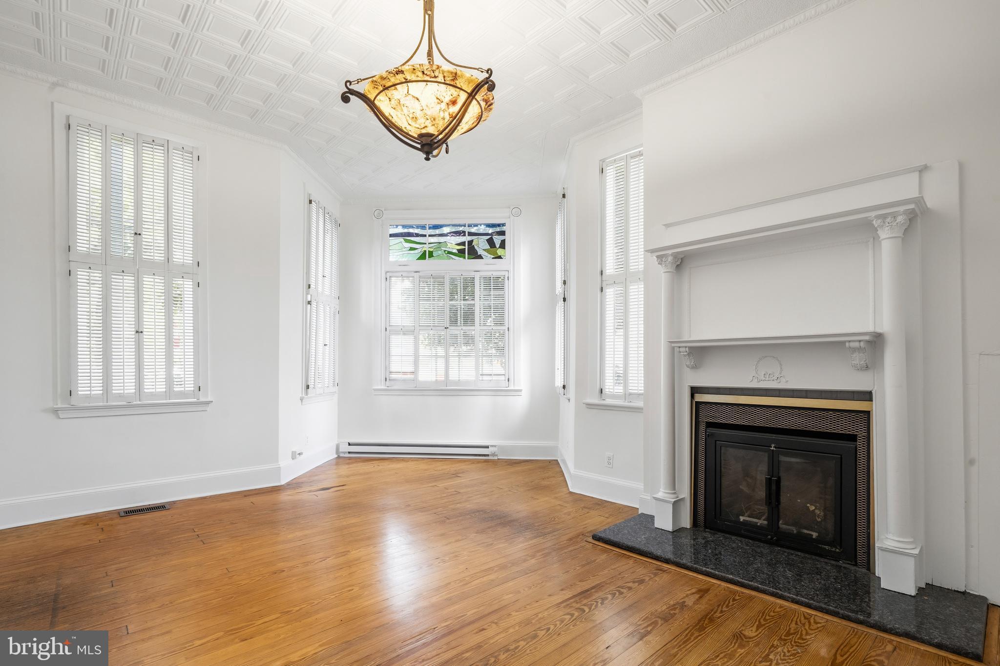 CAPITOL HILL - Residential