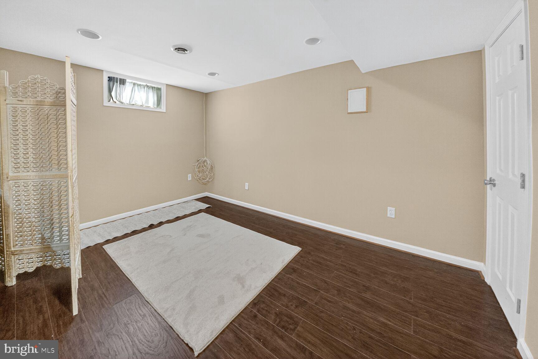 COLUMBIA HIGHLANDS - Residential