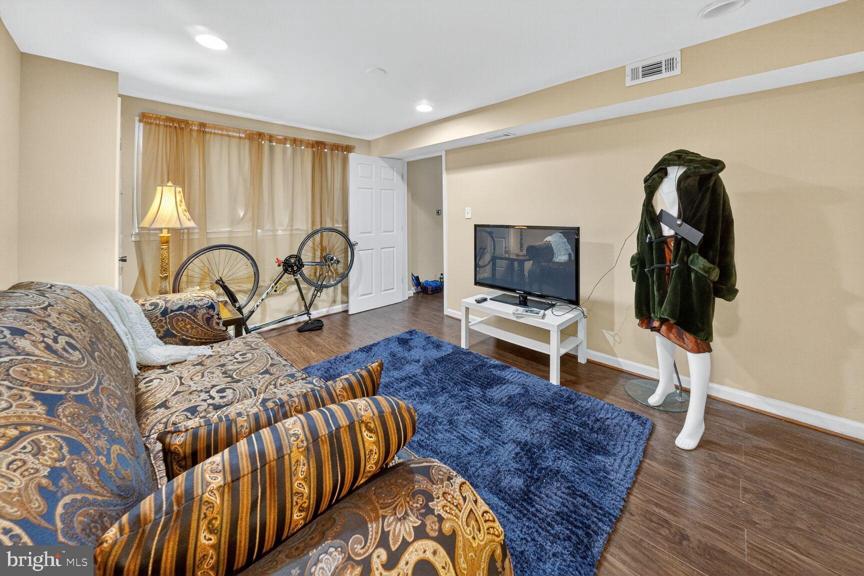 COLUMBIA HIGHLANDS - Residential