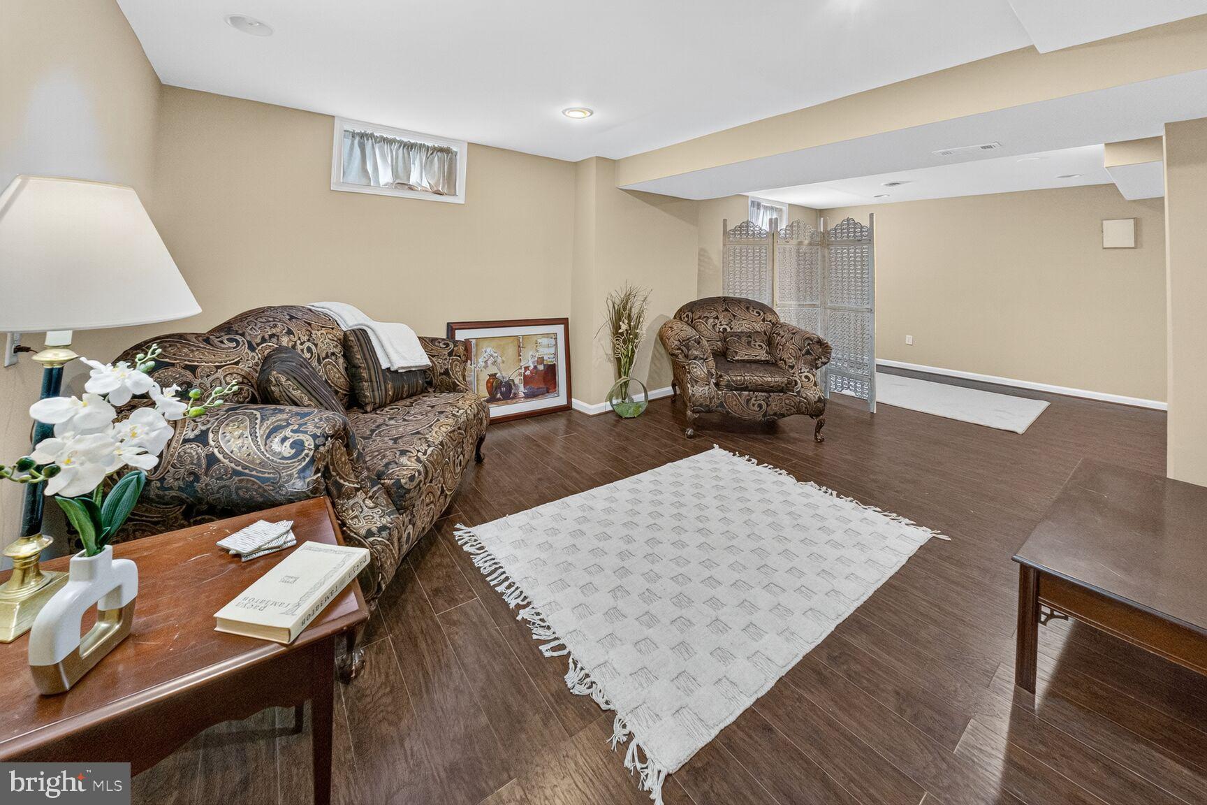 COLUMBIA HIGHLANDS - Residential