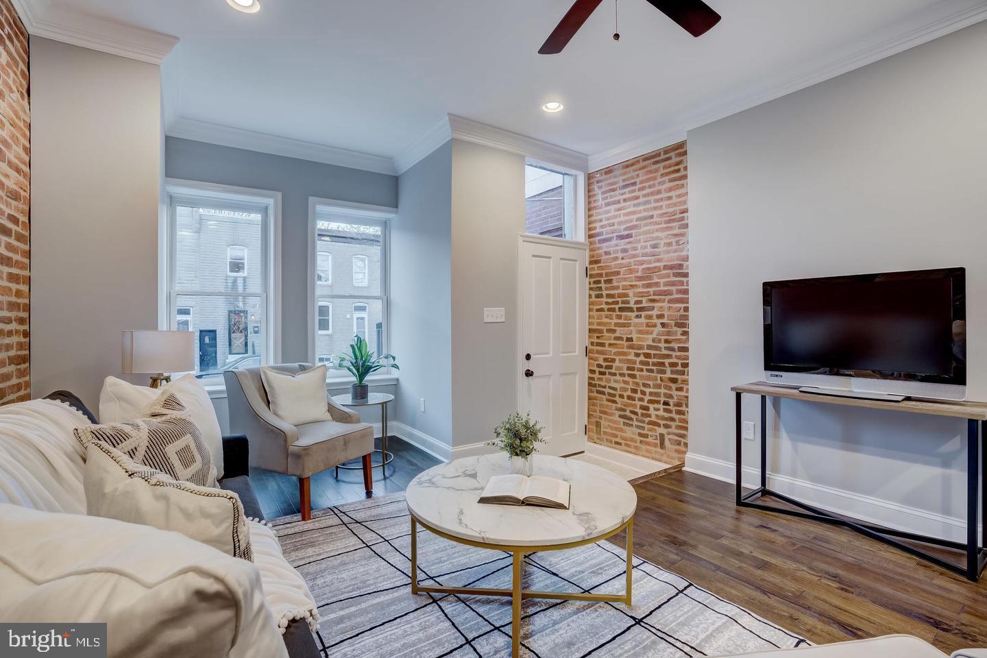LOCUST POINT - Residential