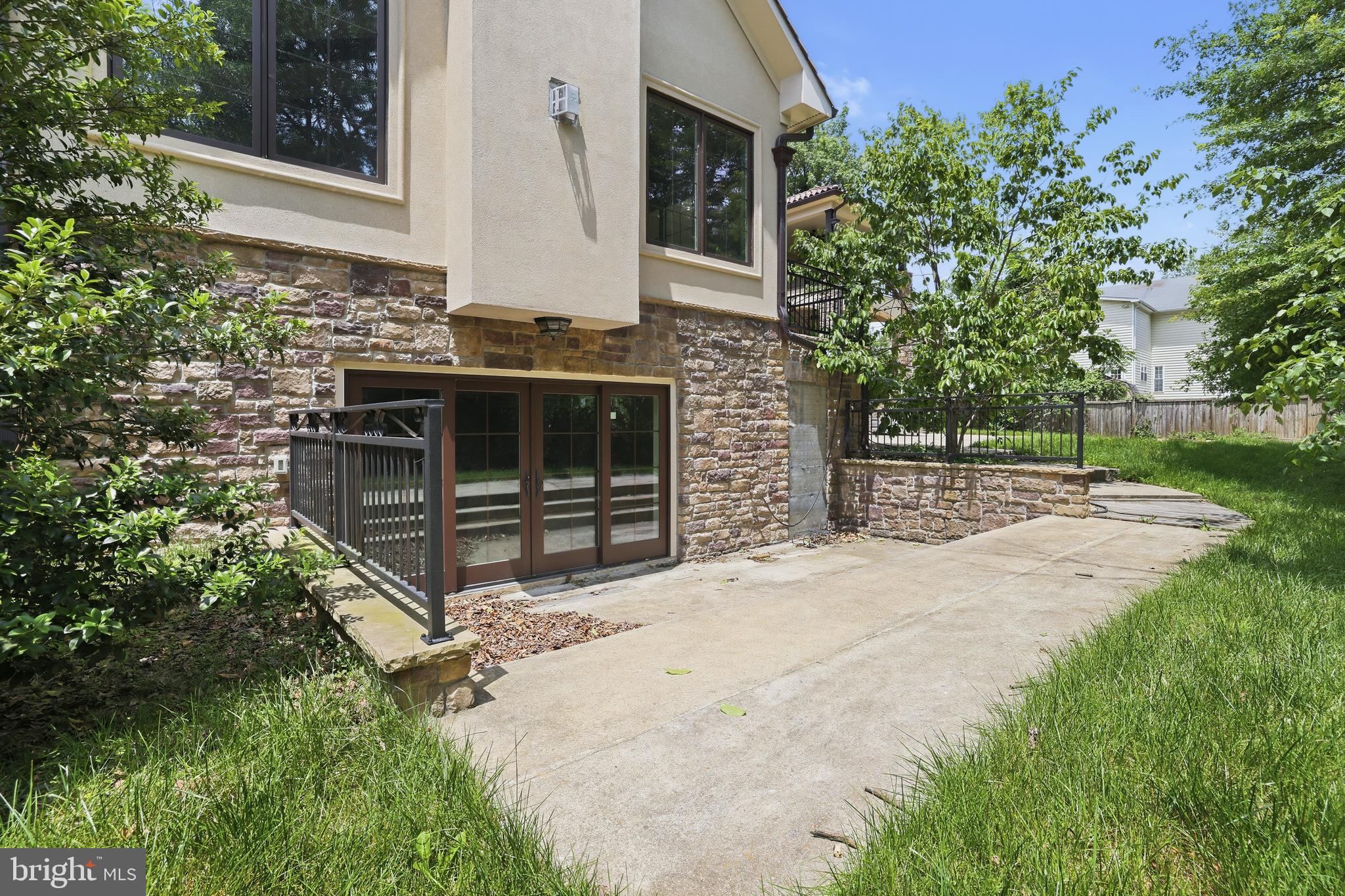 SANPINE SPRINGS - Residential
