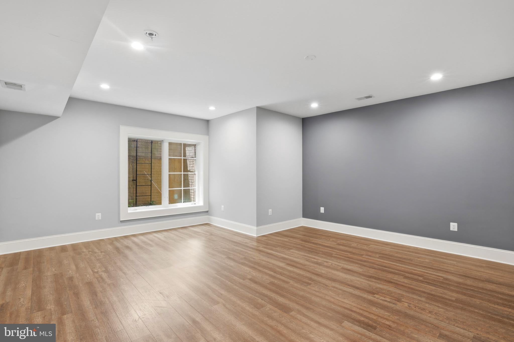 SANPINE SPRINGS - Residential