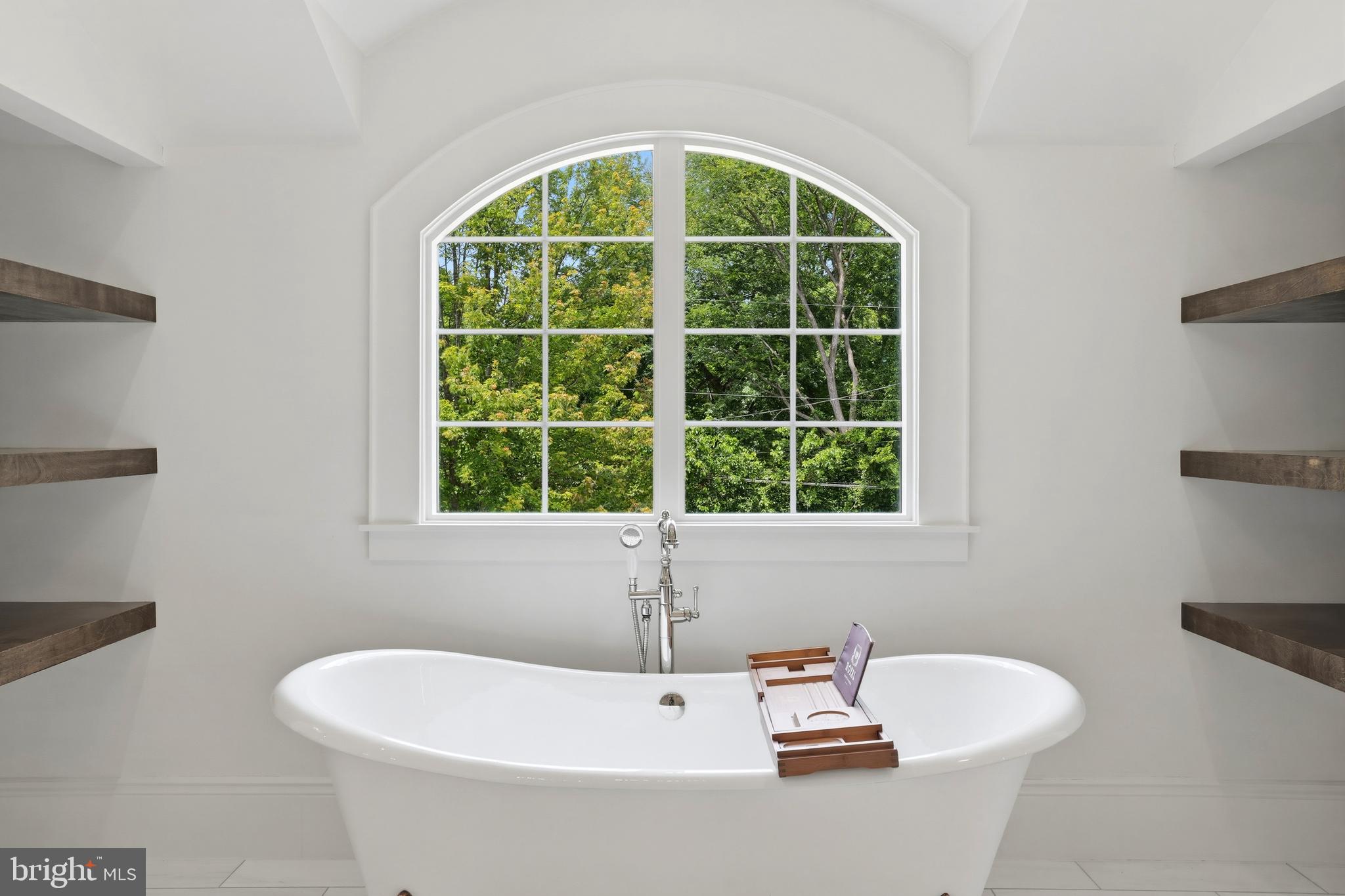 SANPINE SPRINGS - Residential