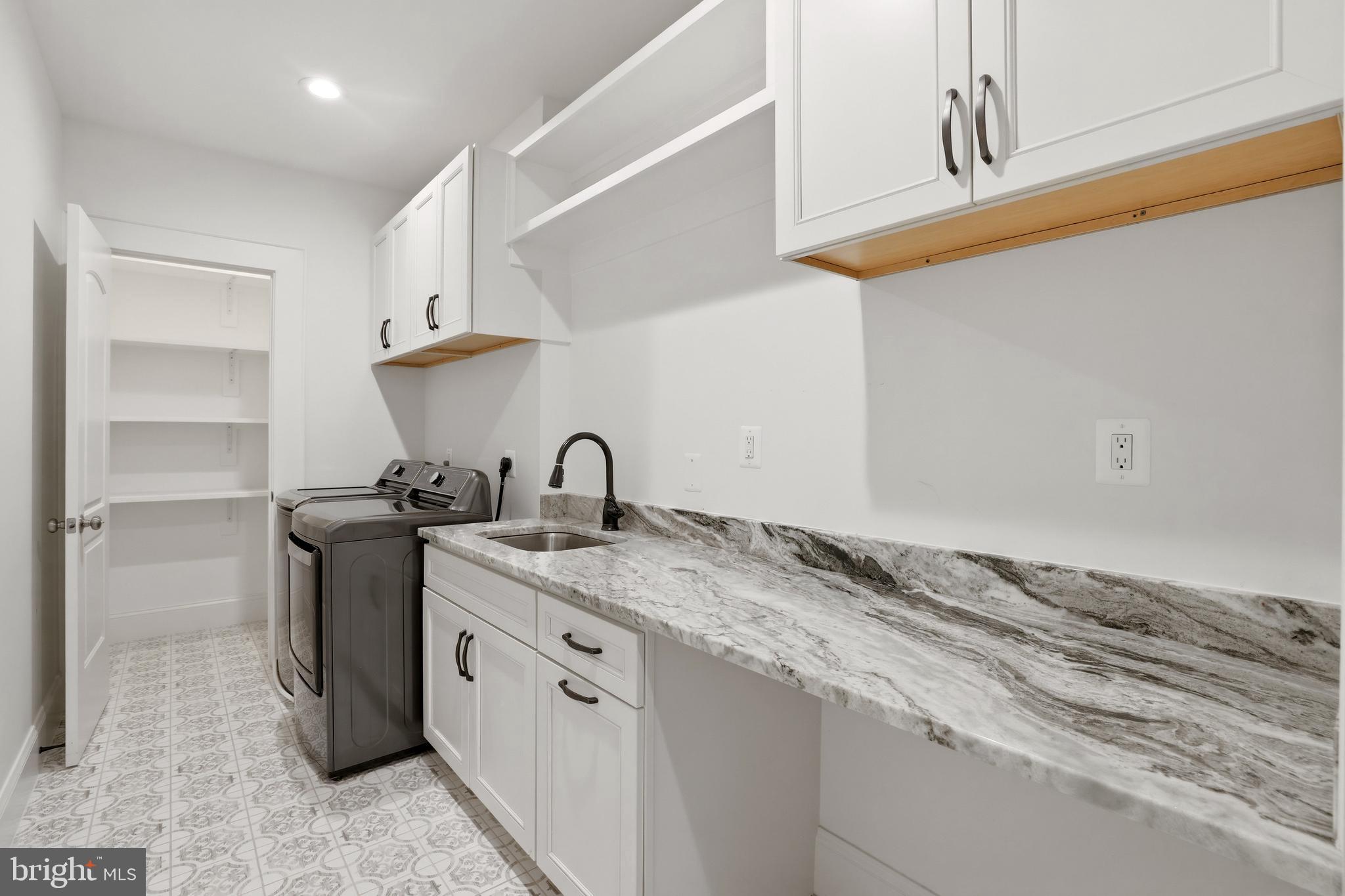 SANPINE SPRINGS - Residential