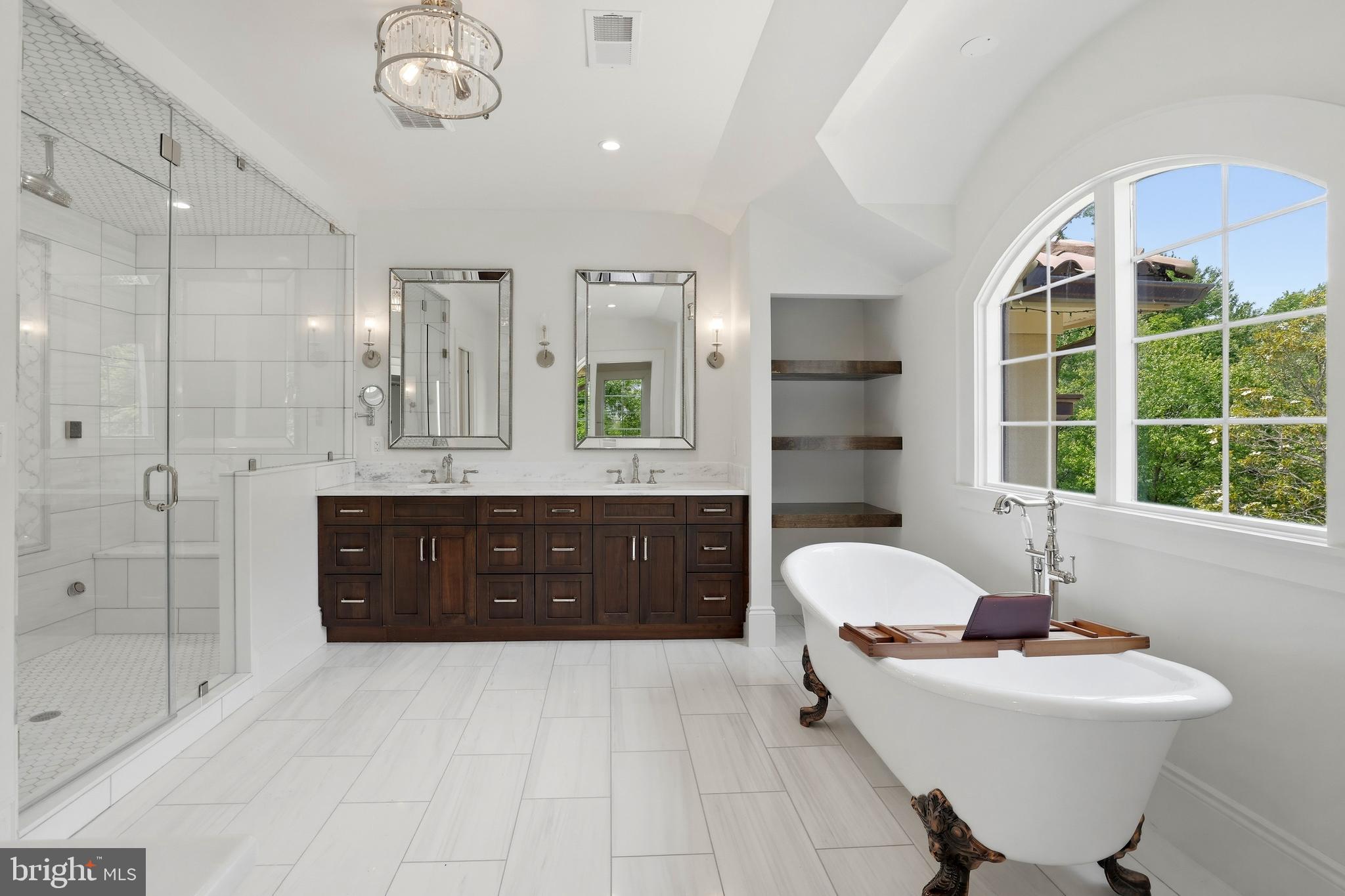 SANPINE SPRINGS - Residential