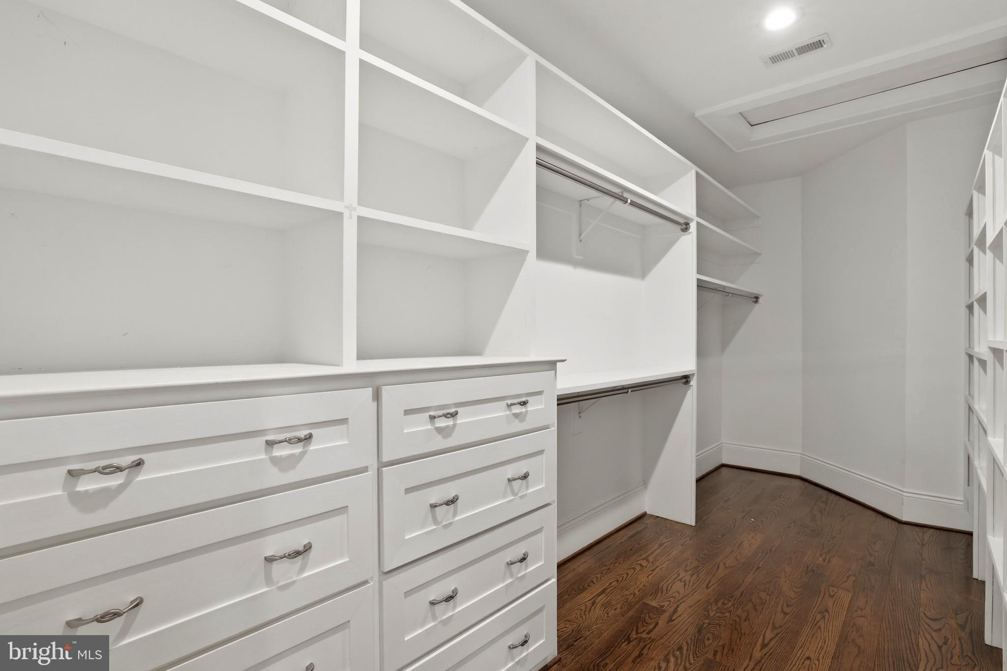 SANPINE SPRINGS - Residential