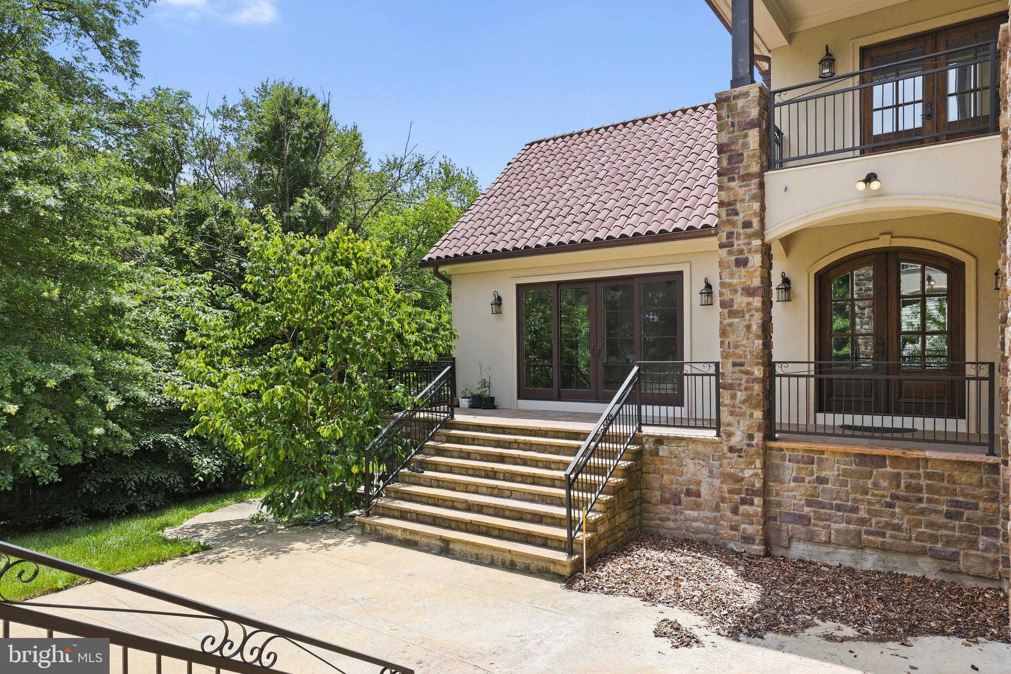 SANPINE SPRINGS - Residential