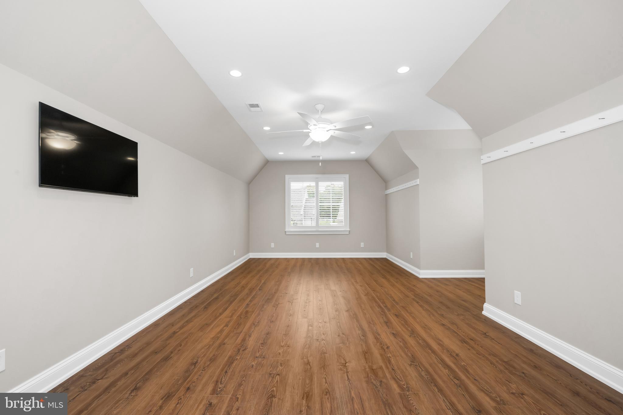 CROOKED BILLET - Residential
