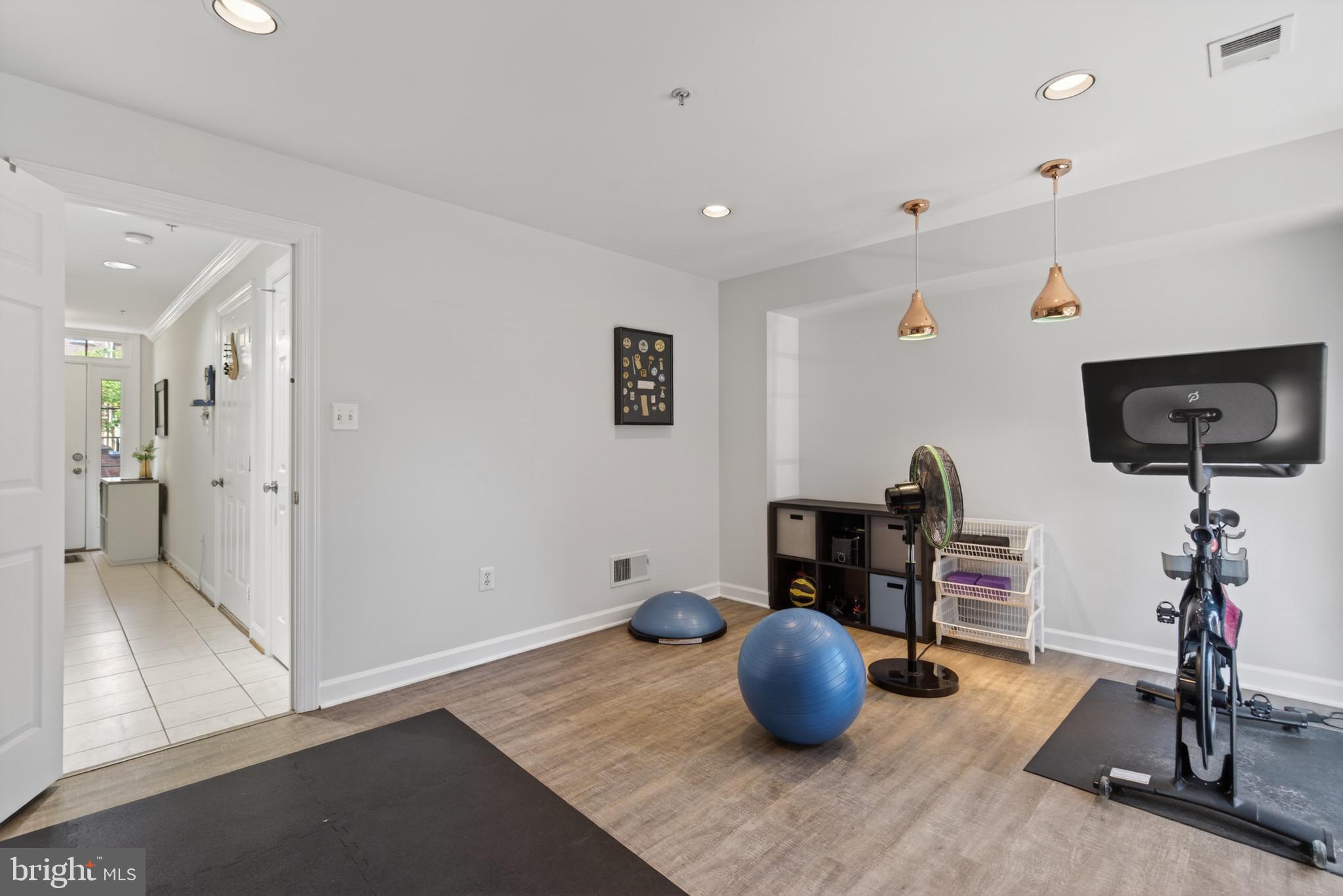 BALLSTON CREST - Residential
